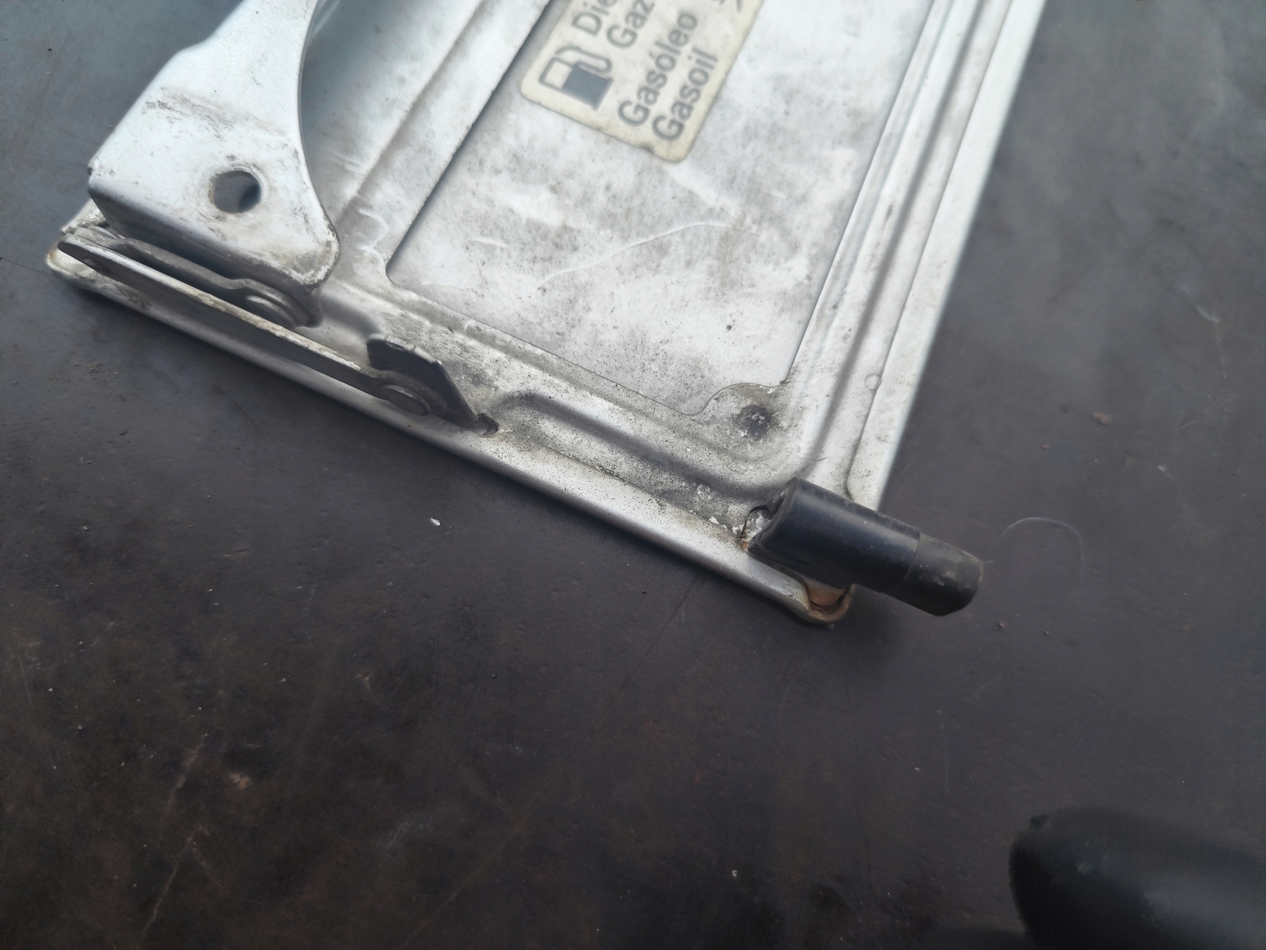 VW T5 KLAPKA Blech Blende Abdeckung Tankklappe des Kraftstoffsbehälters
