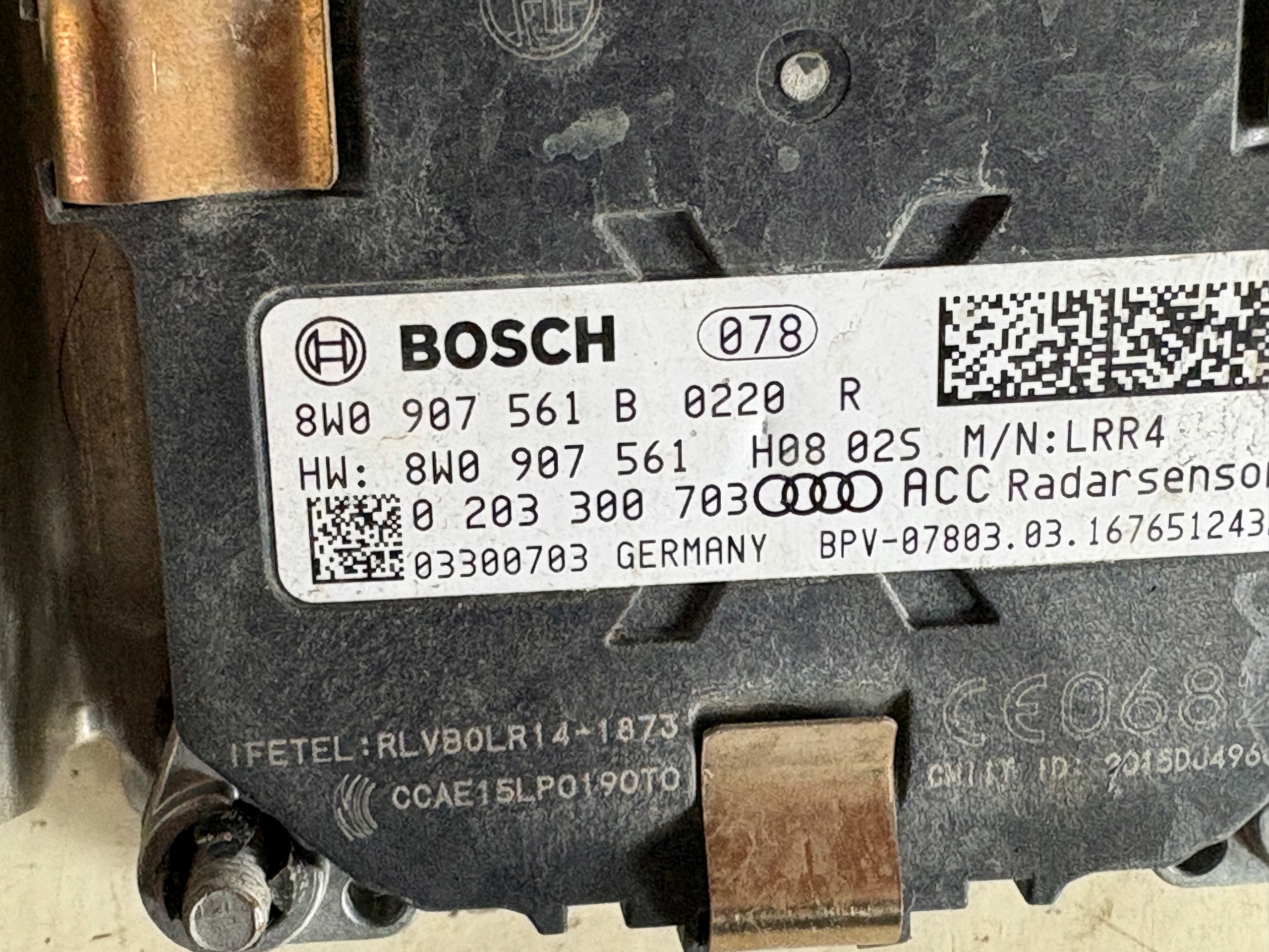 датчик скорости Audi A4 B9 / A5 8W 8W0907541B / 8W0907561B комплект