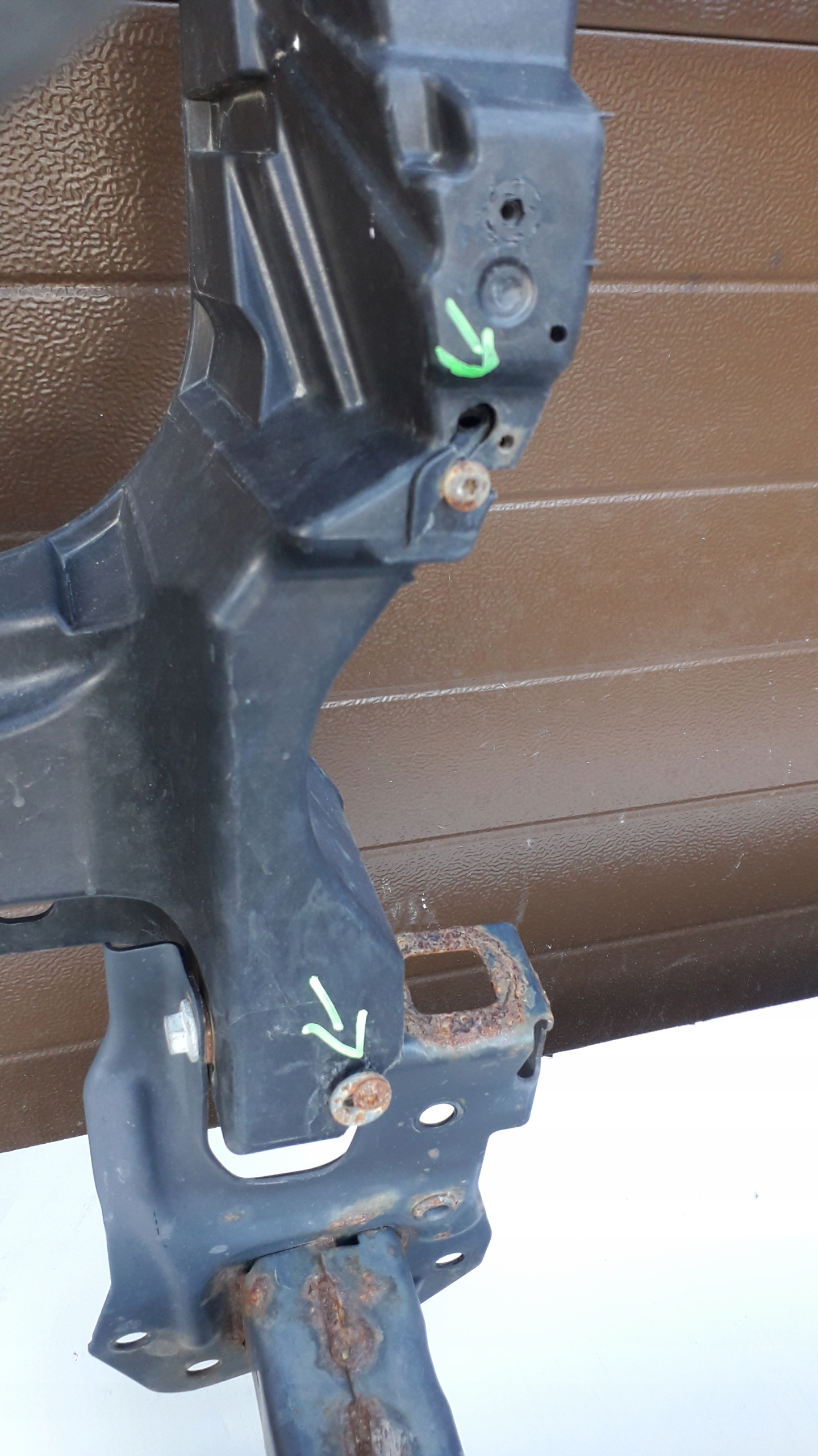 sider support panel for radiators pillar iron VW 7E0 T5