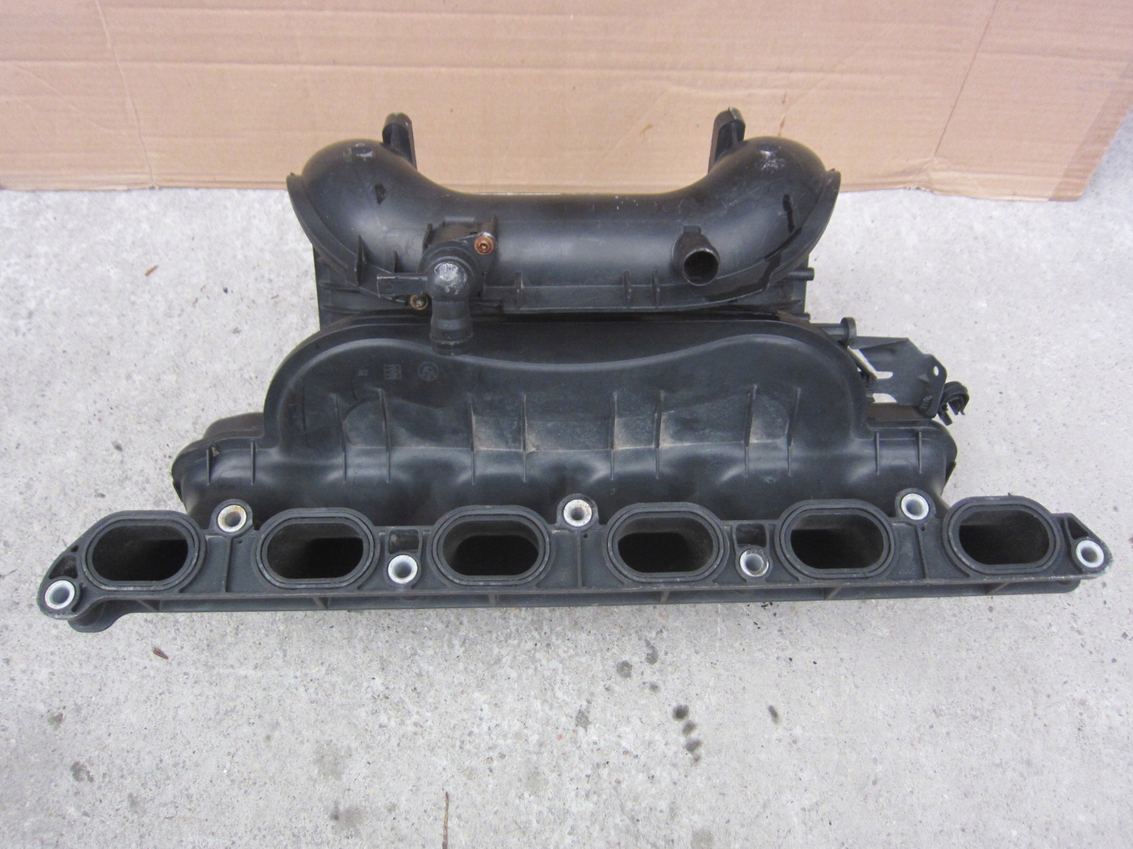 BMW 3 E90 5 E60 X3 E83 N52B30 intake manifold 7520367 330i 530i