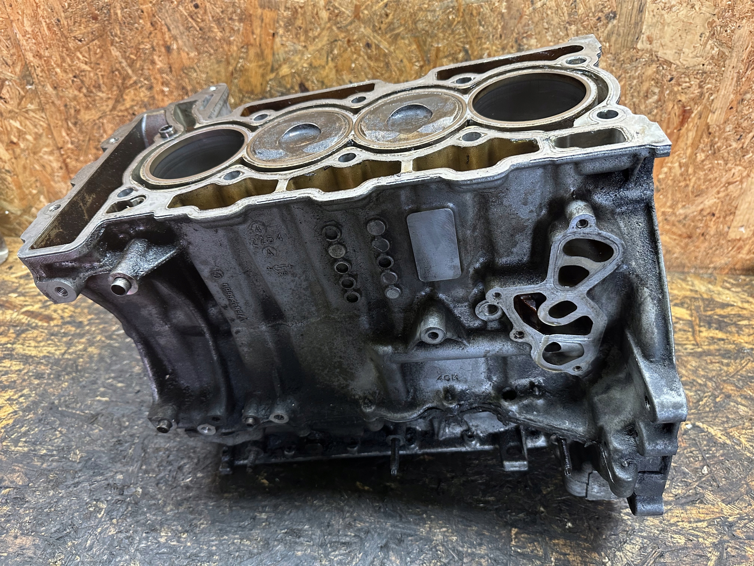 BLOK SILNIKA DÓŁ WAŁ TŁOKI 1.6 THP GU15 PEUGEOT CITROEN