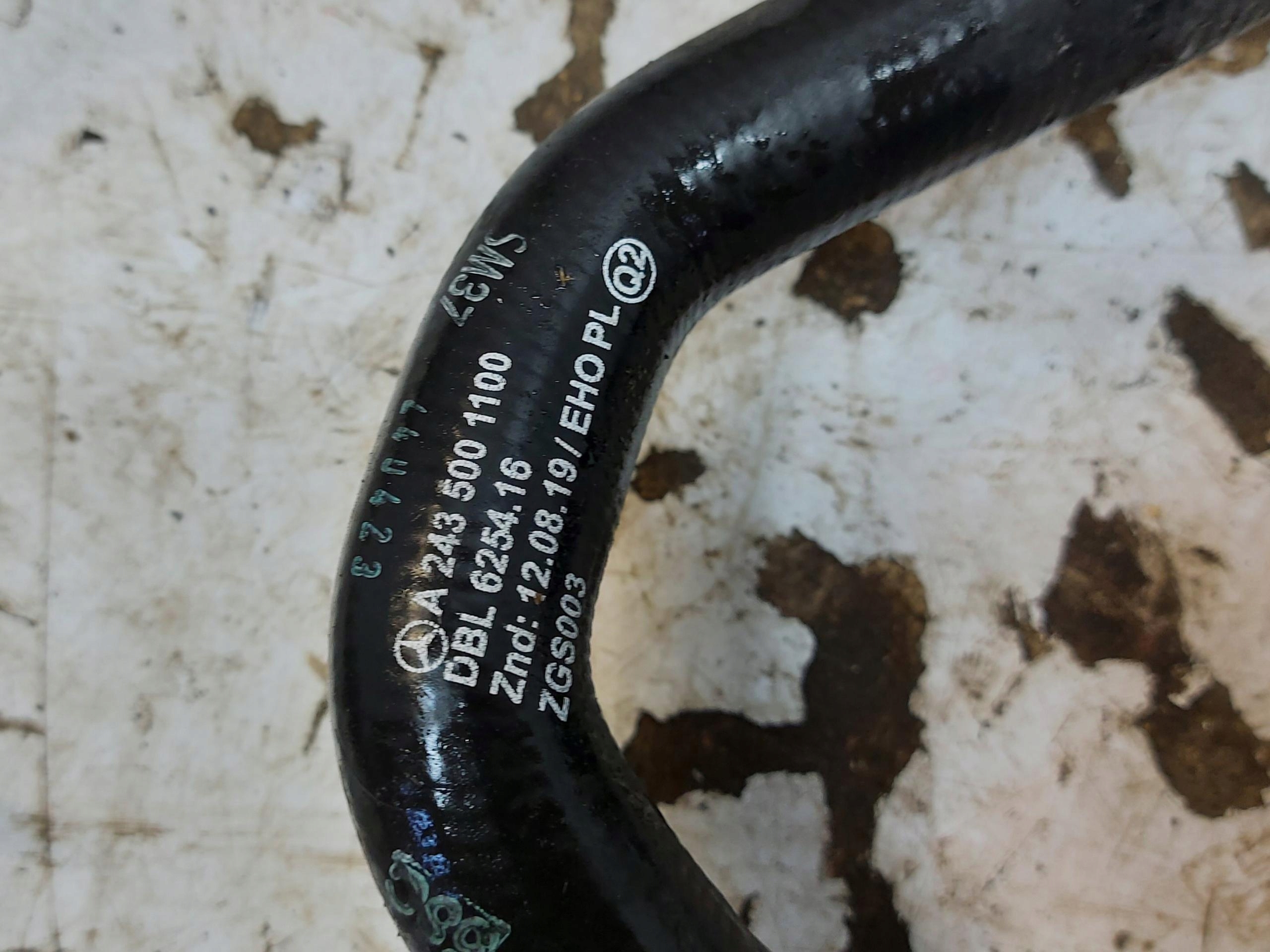 Mercedes EQA 250+ W243 crijevo prijenos vode A2435001100