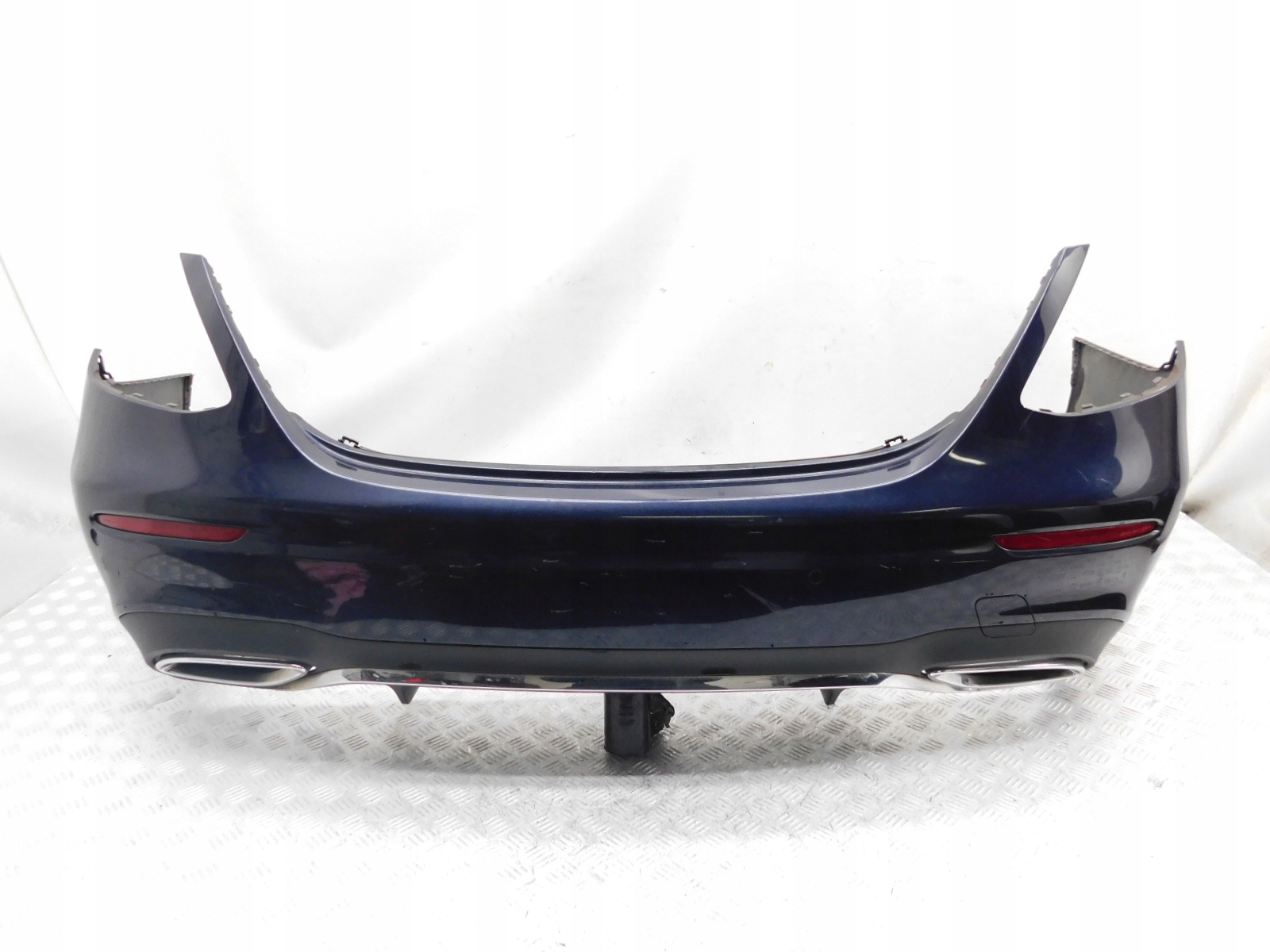 ZDERZAK TYŁ 6x PDC PTS - MERCEDES E-Klasa W213 sedan 16-20 AMG lak.890