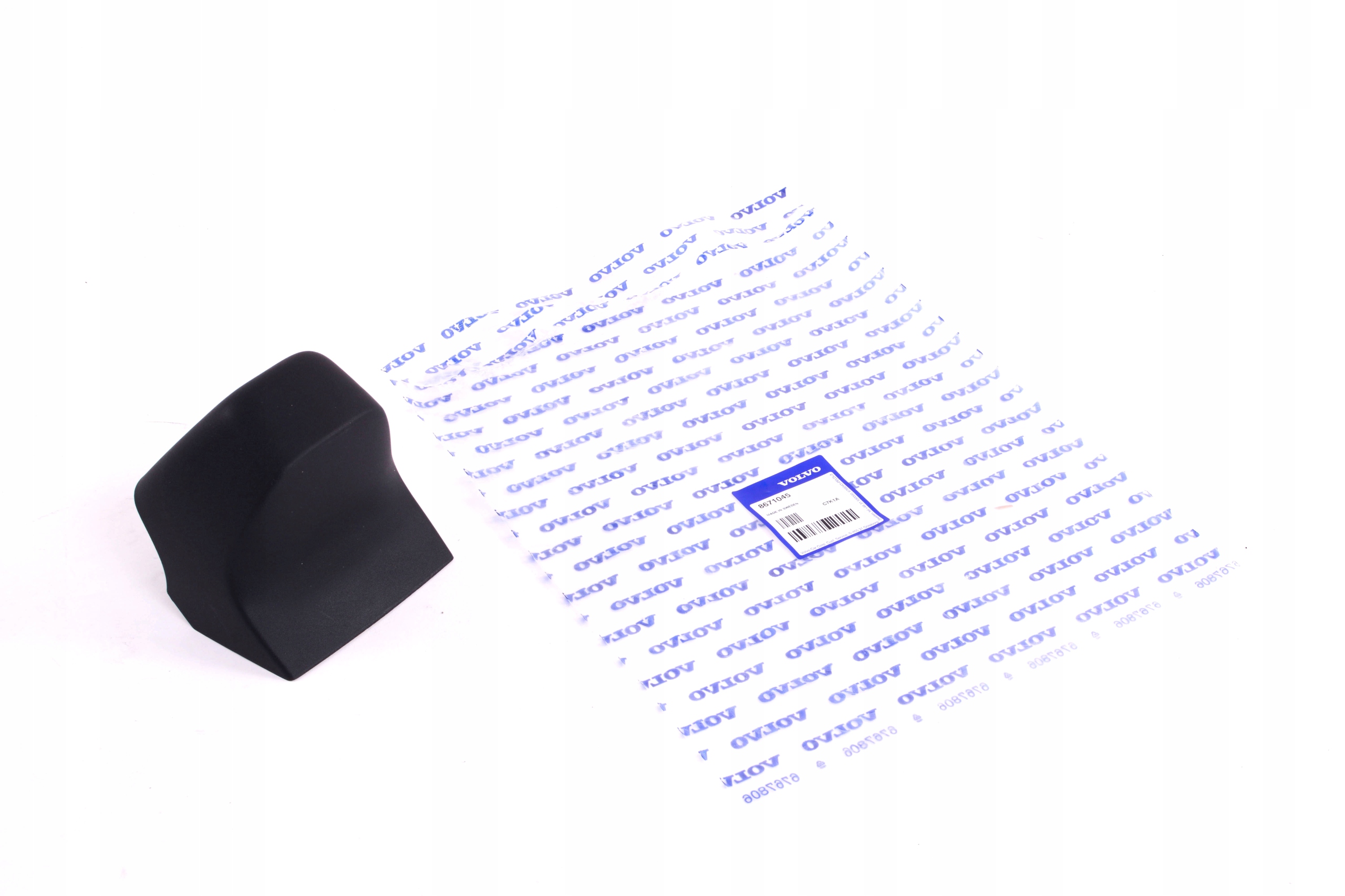 8671045 - ЗАГЛУШКА СЪЕМНОГО КРЮКА OE VOLVO XC90