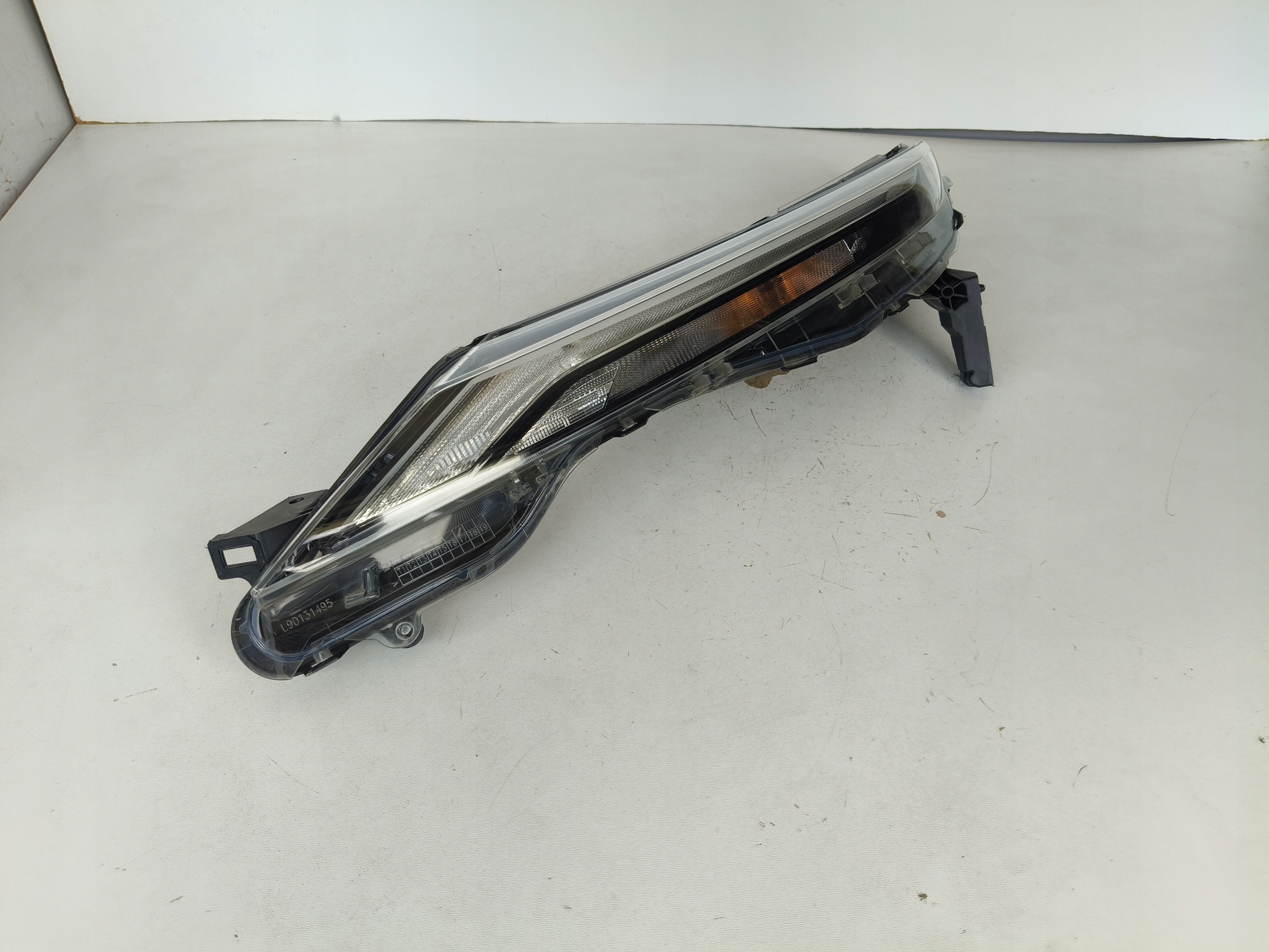light left REFLEKTOR NISSAN JUKE II 19- LED