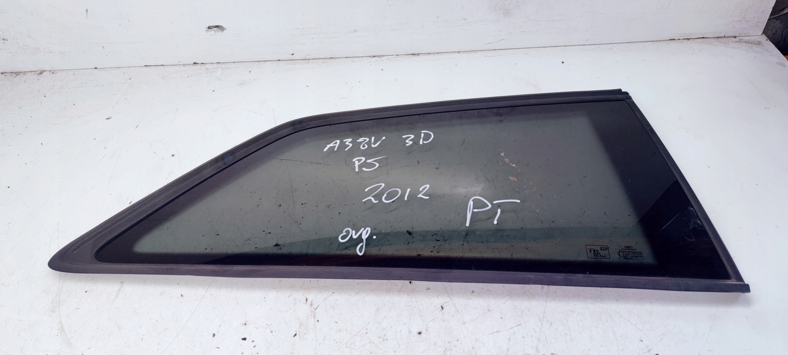window bodywork AUDI A3 8V 3-door right rear part 2012 R original !!!
