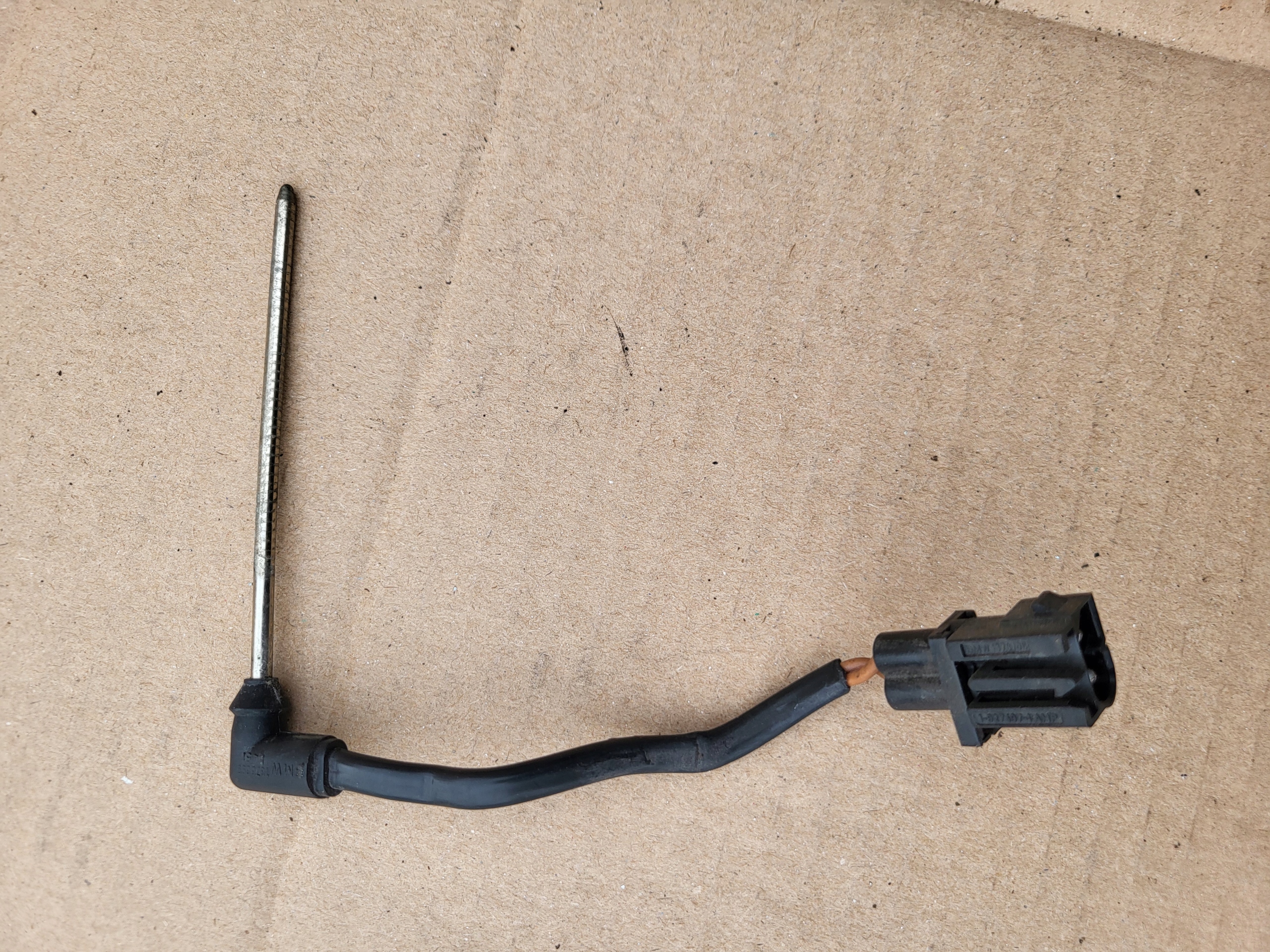 Sensor TEMPERATURY WEWNETRZNEJ Z heizgebläse BMW E32 E34 E36 OE 1376699