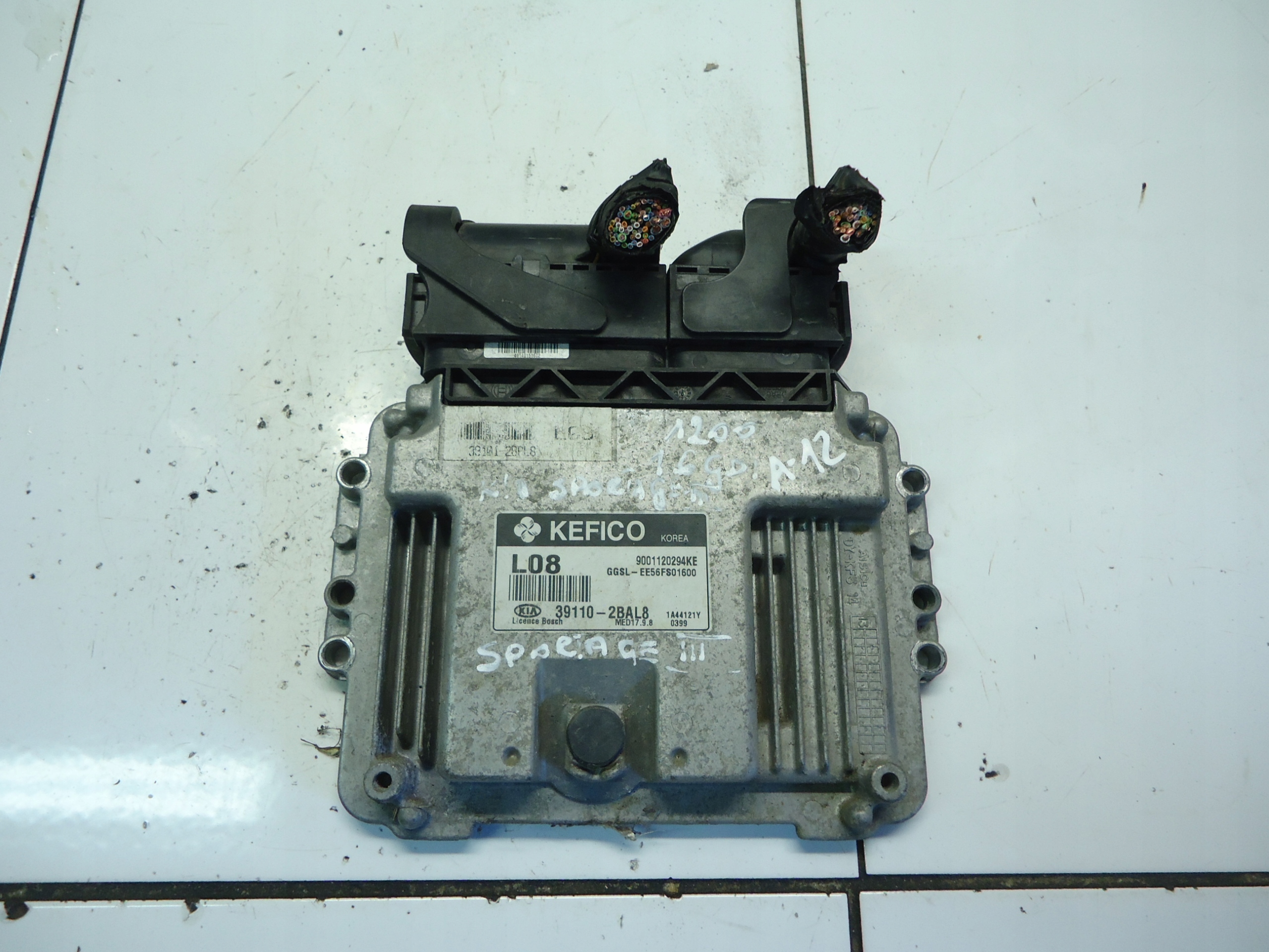 KIA SPORTAGE III HYUNDAI G4FD 1.6GDI computer control unit 39110-2BAL8
