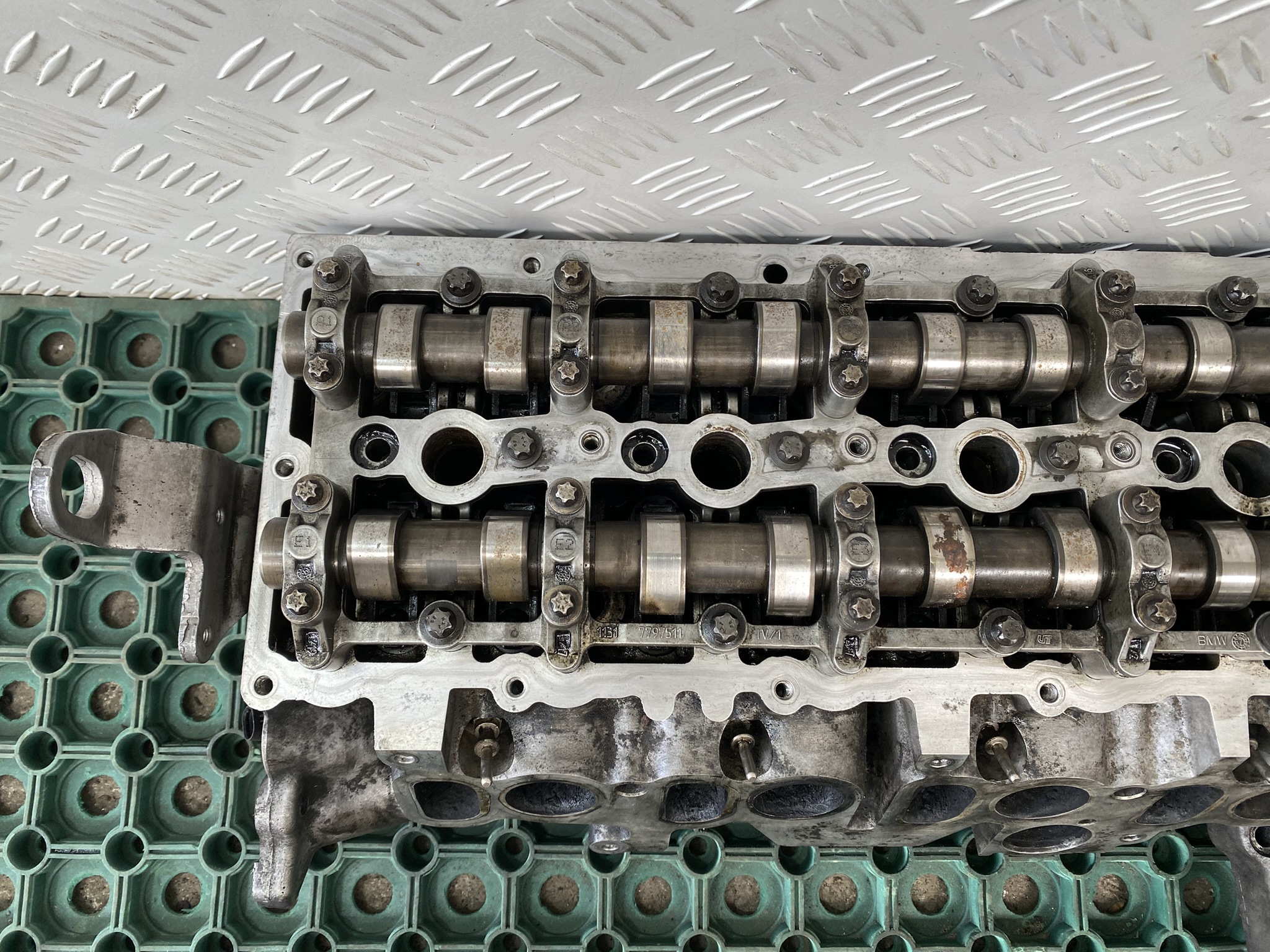 BMW E81 E87 07-12 2.0D N47D20 TESTATA completa ALBERI A CAMME 7797678 OE