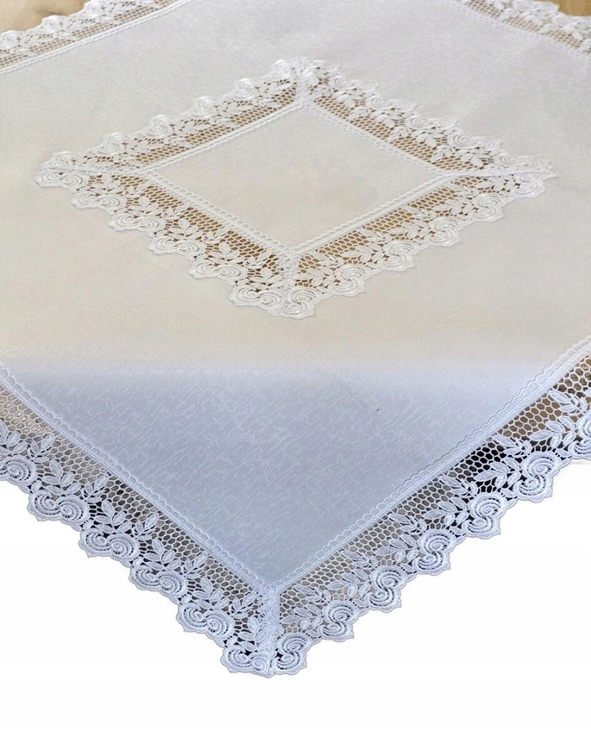 Elegantná obrúčka s gipiúrou 150x280 biela 2028