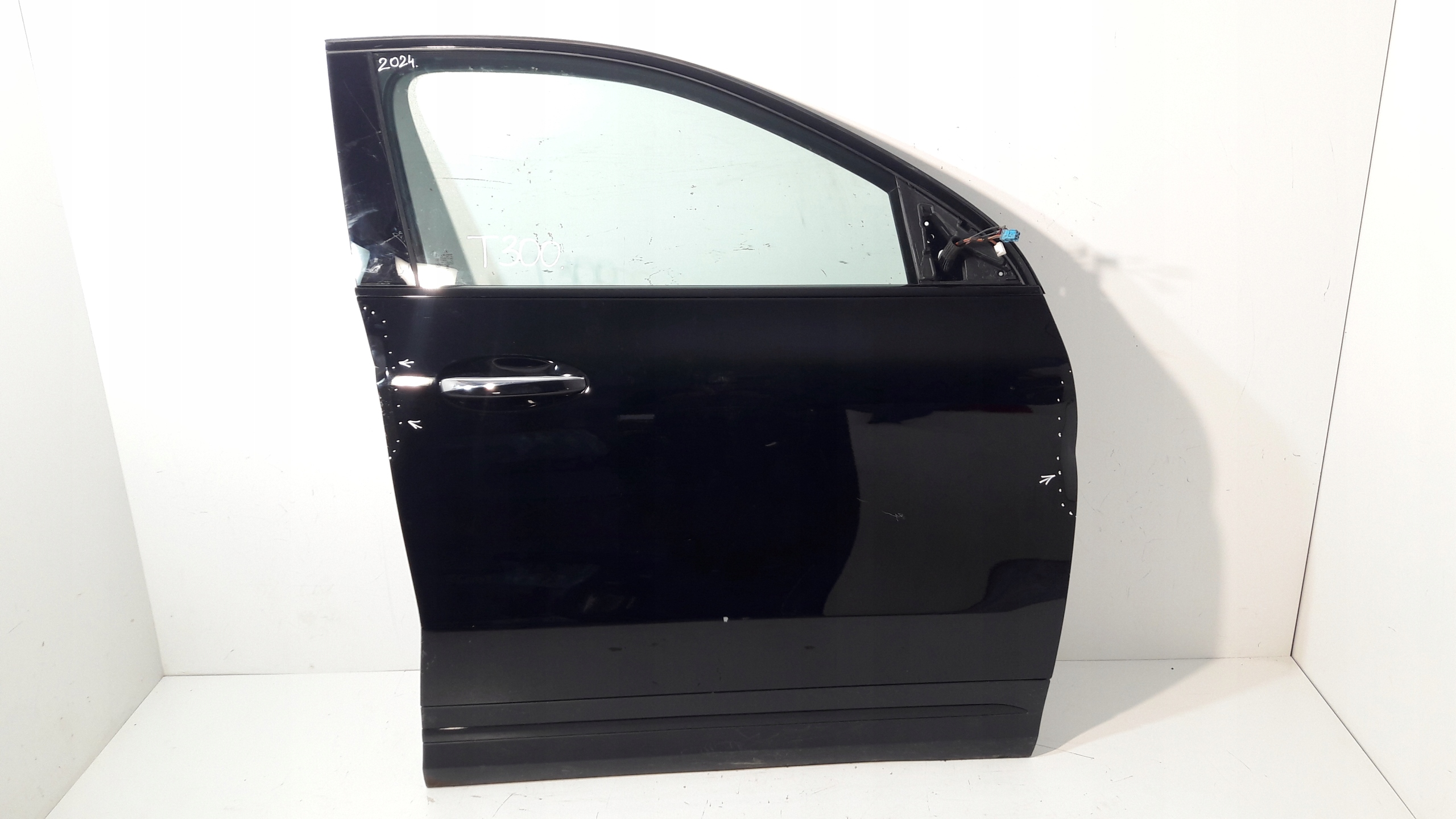 MERCEDES GLA H247 door front right 2024 (T300)