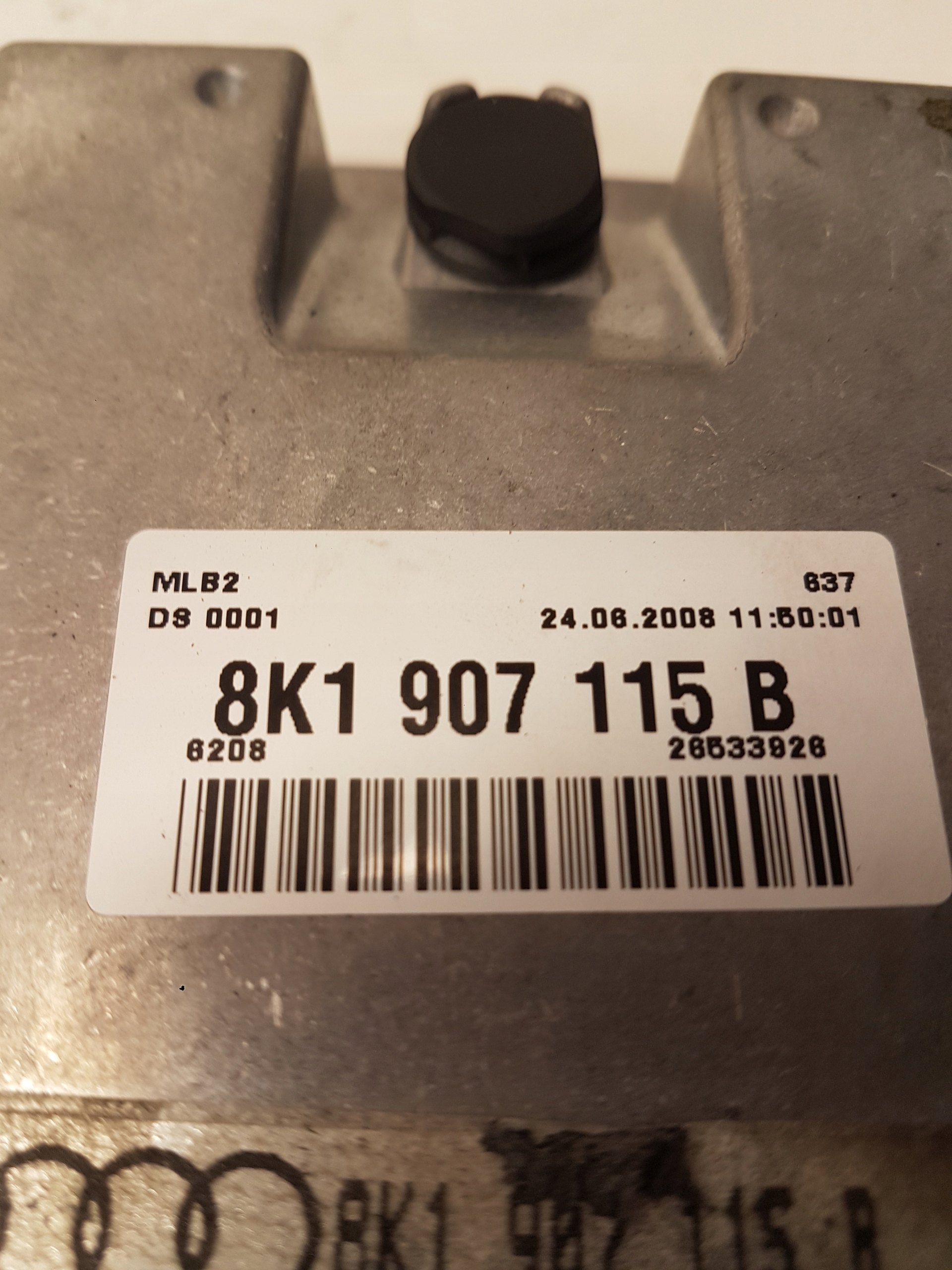 control unit of the engine AUDI A4 B8 1,8 TFSI 8K1907115B