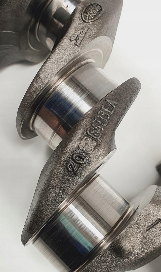 WAŁ KORBOWY LAND ROVER JAGUAR XE XF X260 2.0 D Numer katalogowy oryginału G4D3-6A303-BA G4D3