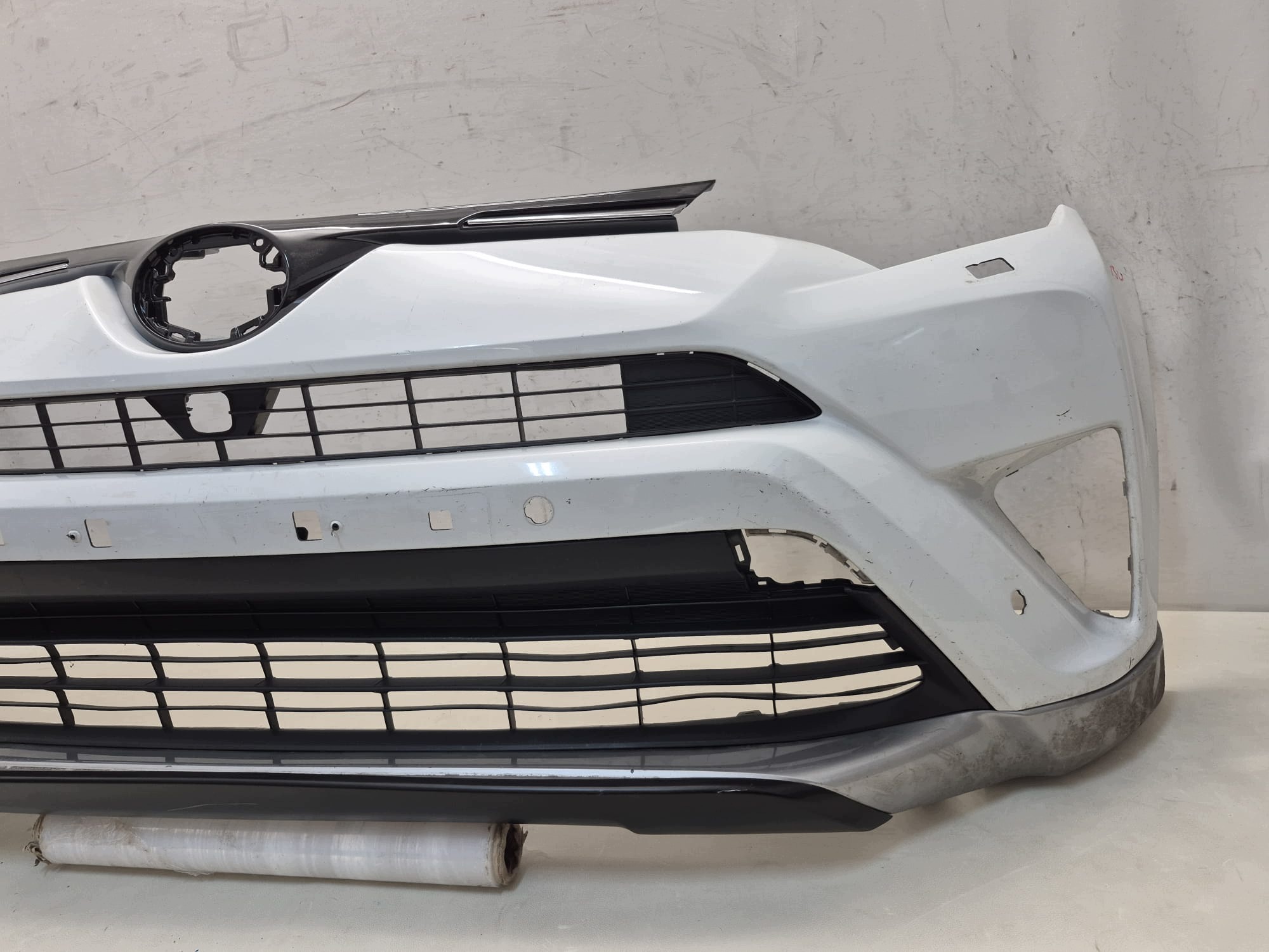 TOYOTA RAV4 IV 4 LIFT 15- bumper front front SPR PDC 52411-0R050