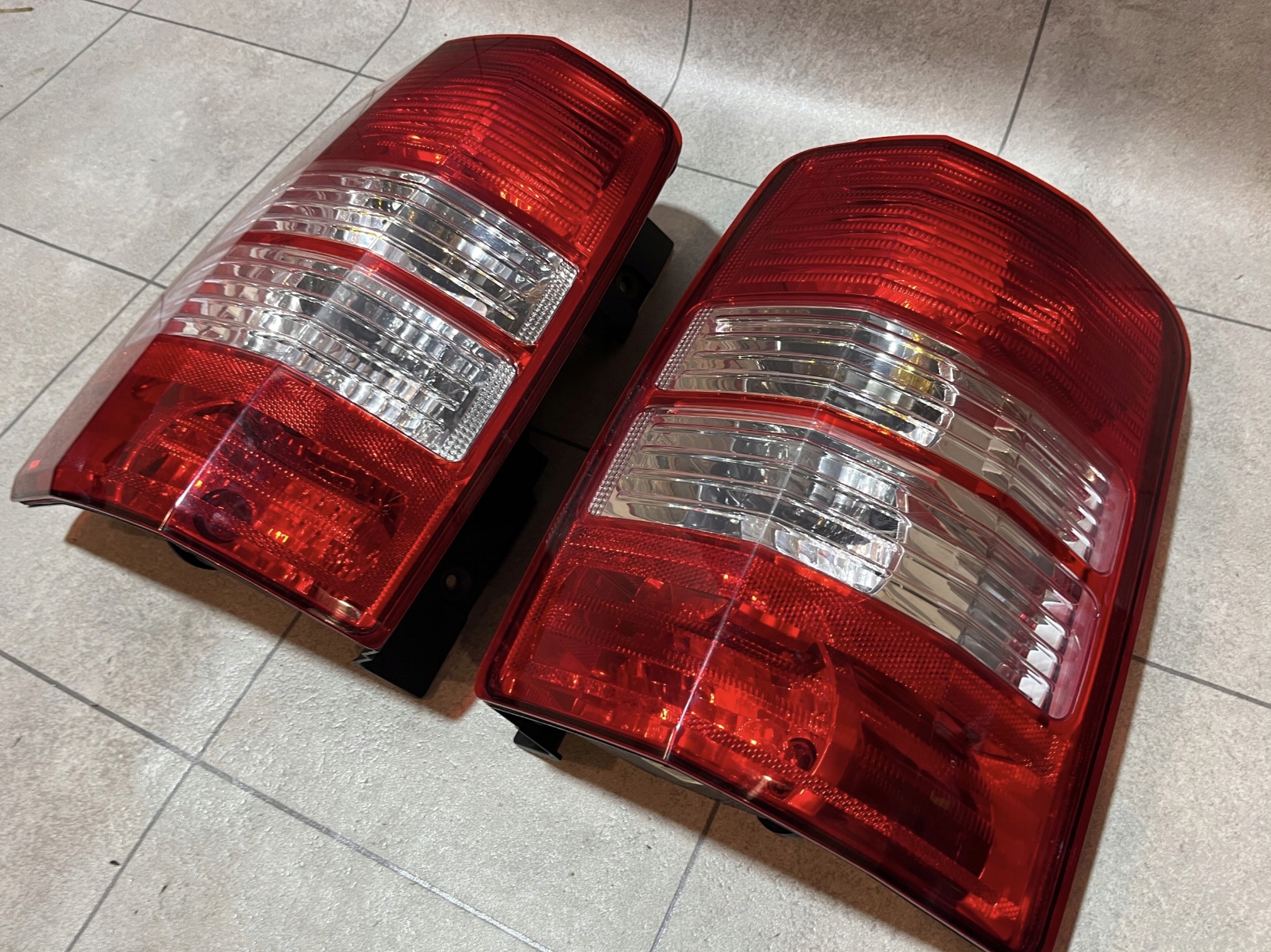 CHEROKEE KK фонари задние европа оригинал