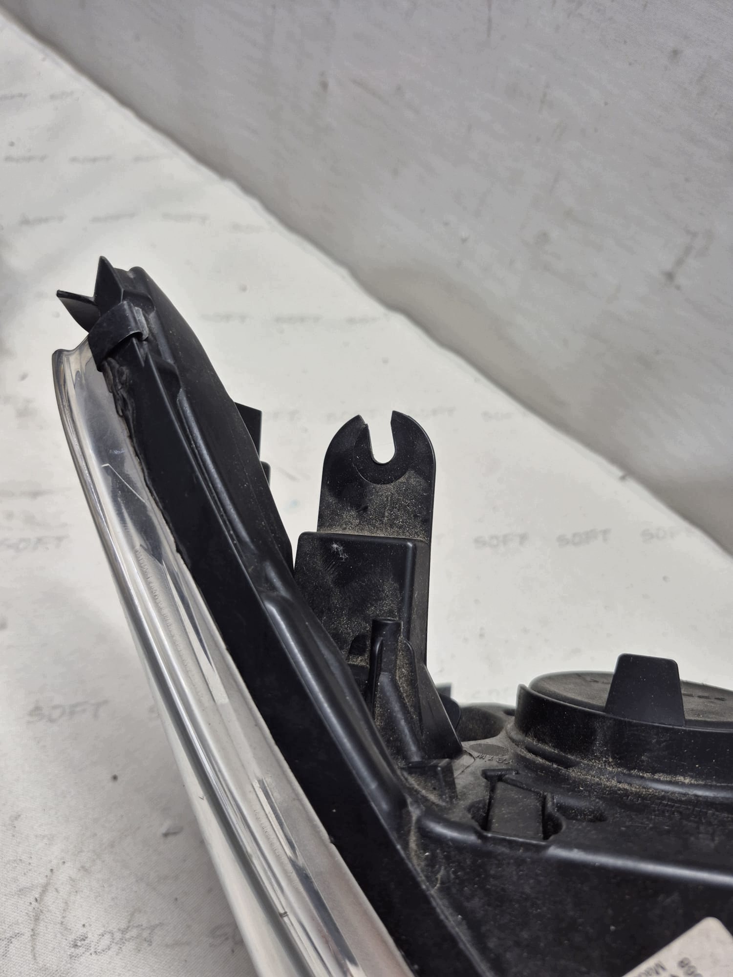 RENAULT CAPTUR and 13- light right front front lens