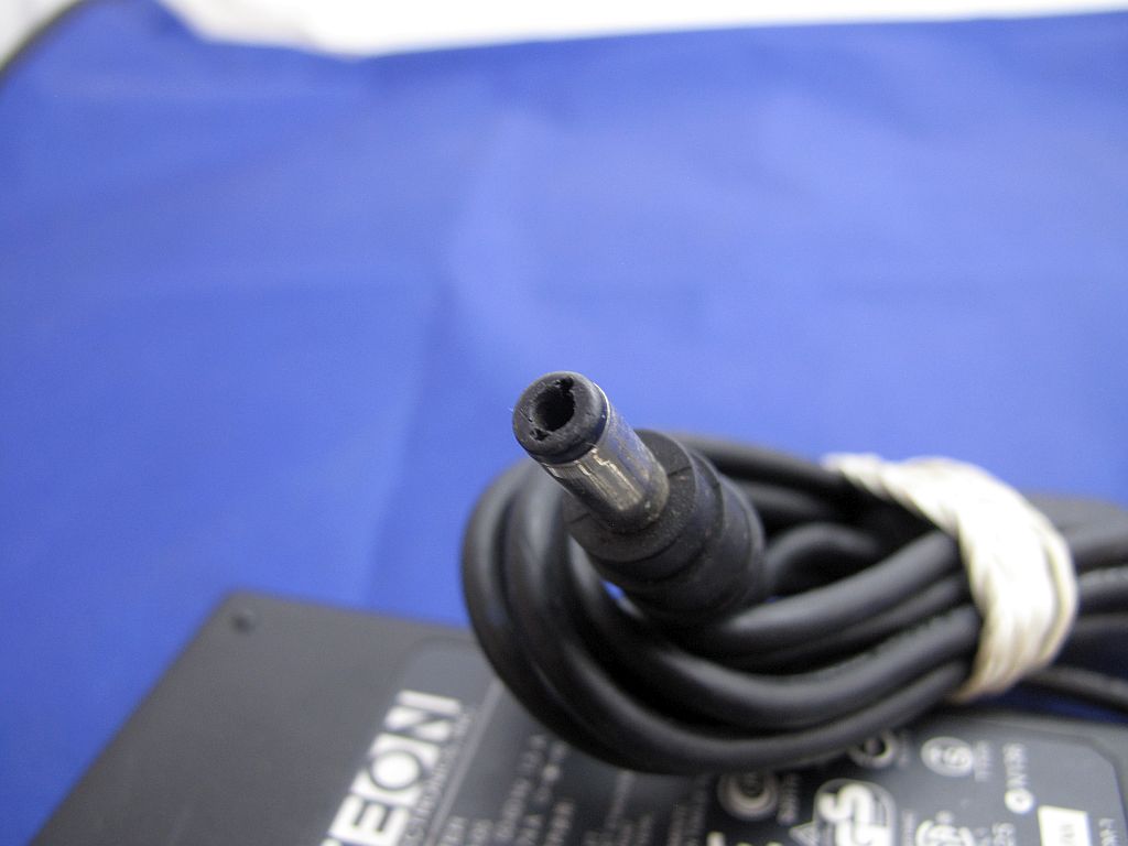 MARKOWY ZASILACZ ŁADOWARKA ASUS TOSHIBA MSI 19V 4.74A 90W +KABEL 5.5x2.5 mm Waga produktu z opakowaniem jednostkowym 1 kg