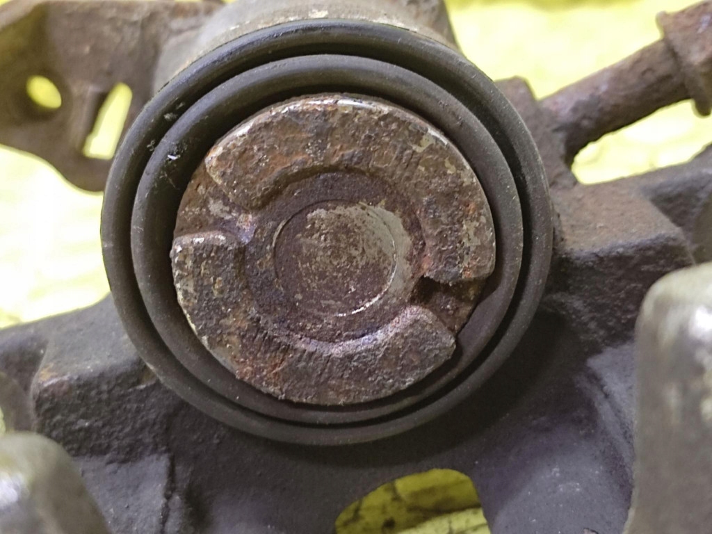 VW SHARAN and 1.9 TDI caliper brake left rear part