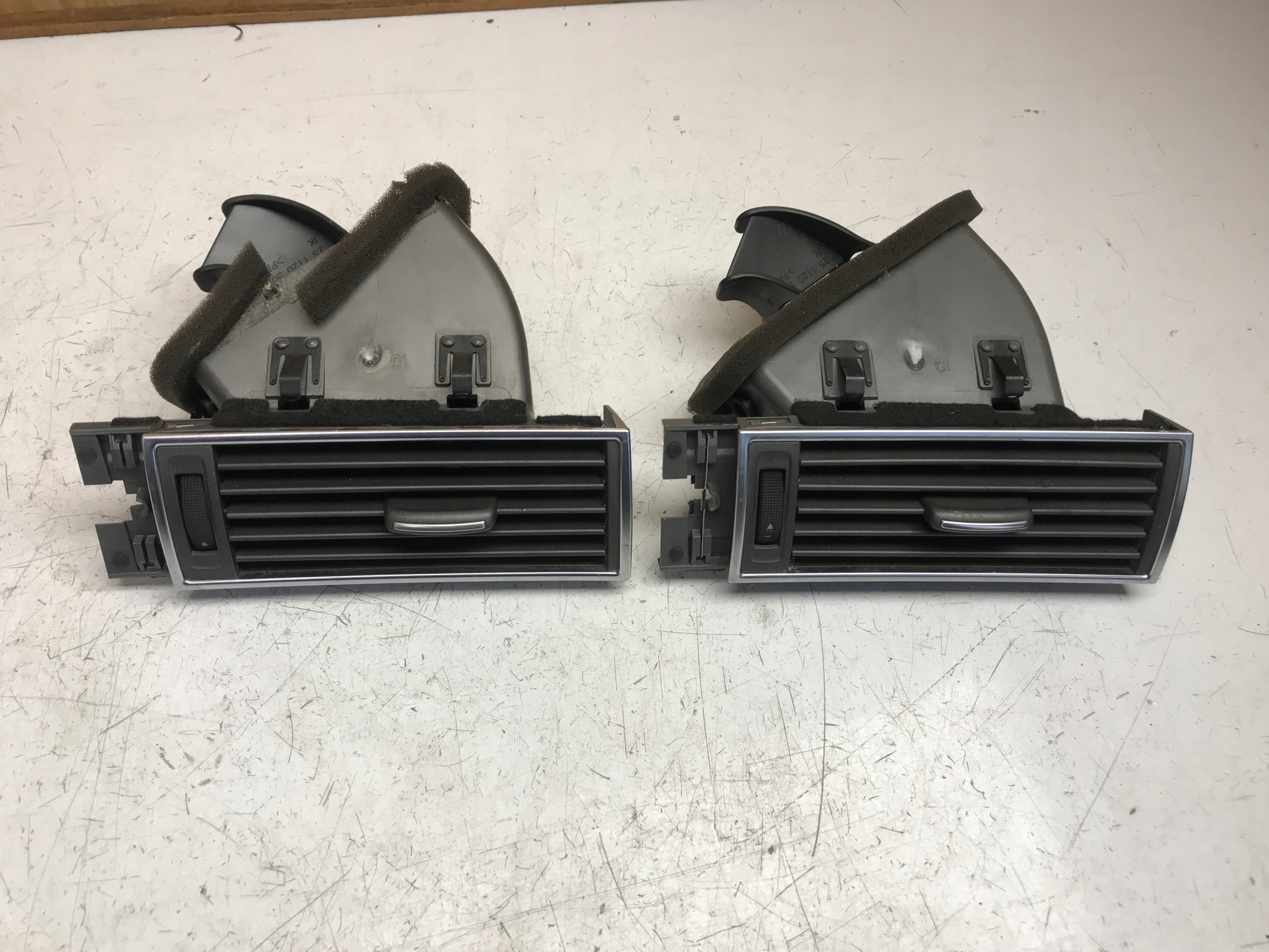 grid air conditioning devices right AUDI A6 C6 4F1820902B