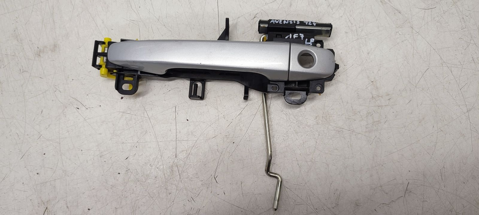 handle front front left Toyota Avensis T27 kombi 1F7