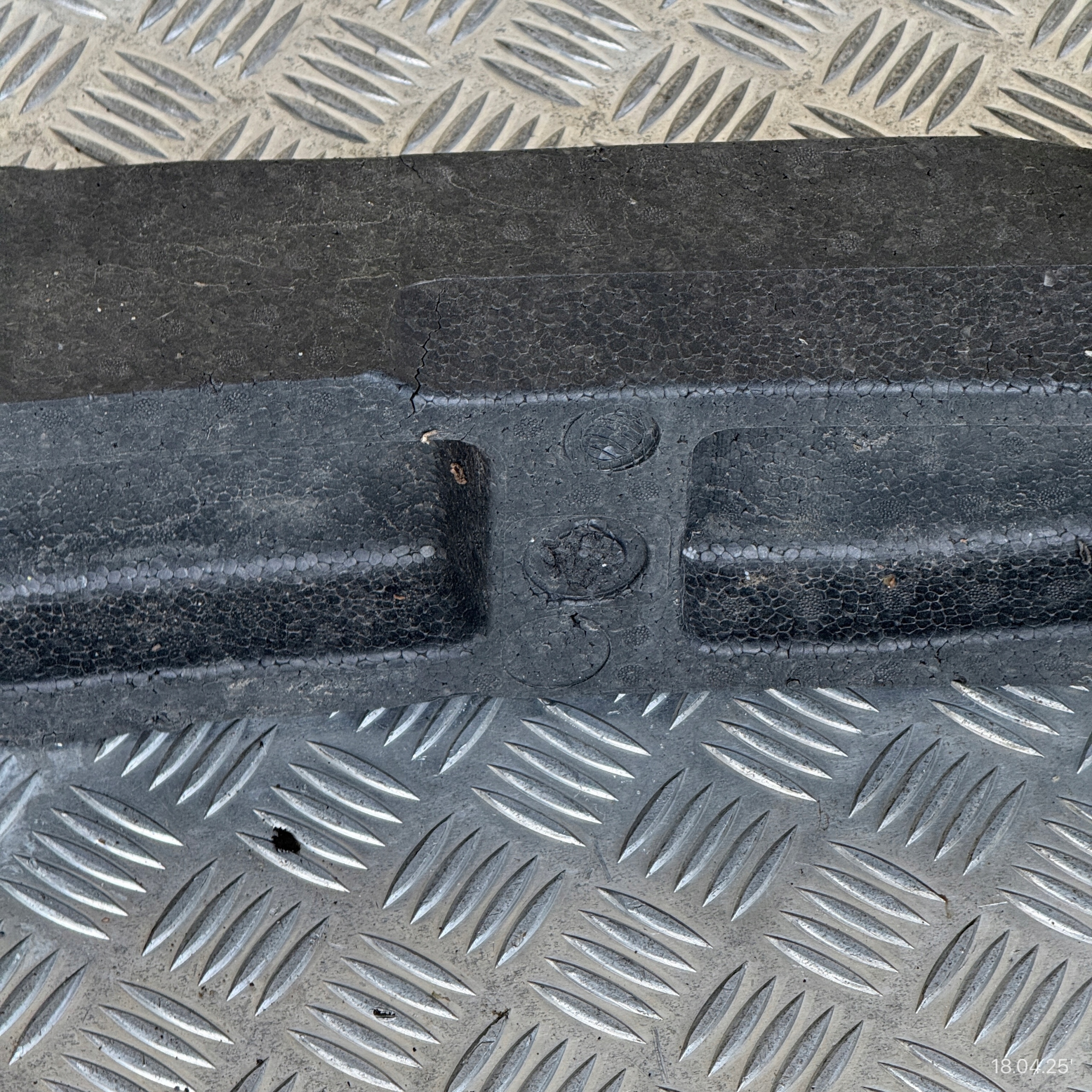 ABSORBER der Stoßstange vorne träger Polystyren RENAULT KADJAR 620932882R