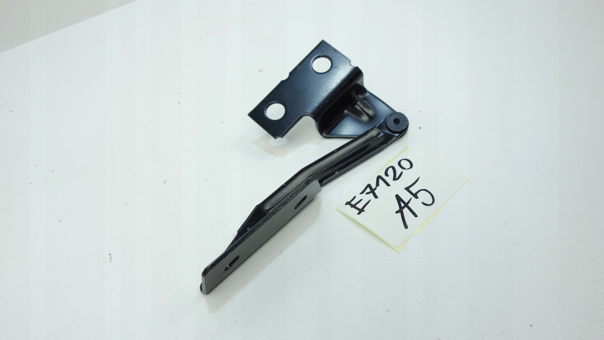 PEUGEOT 405 1987- holder hinge left bonnets 7912.31