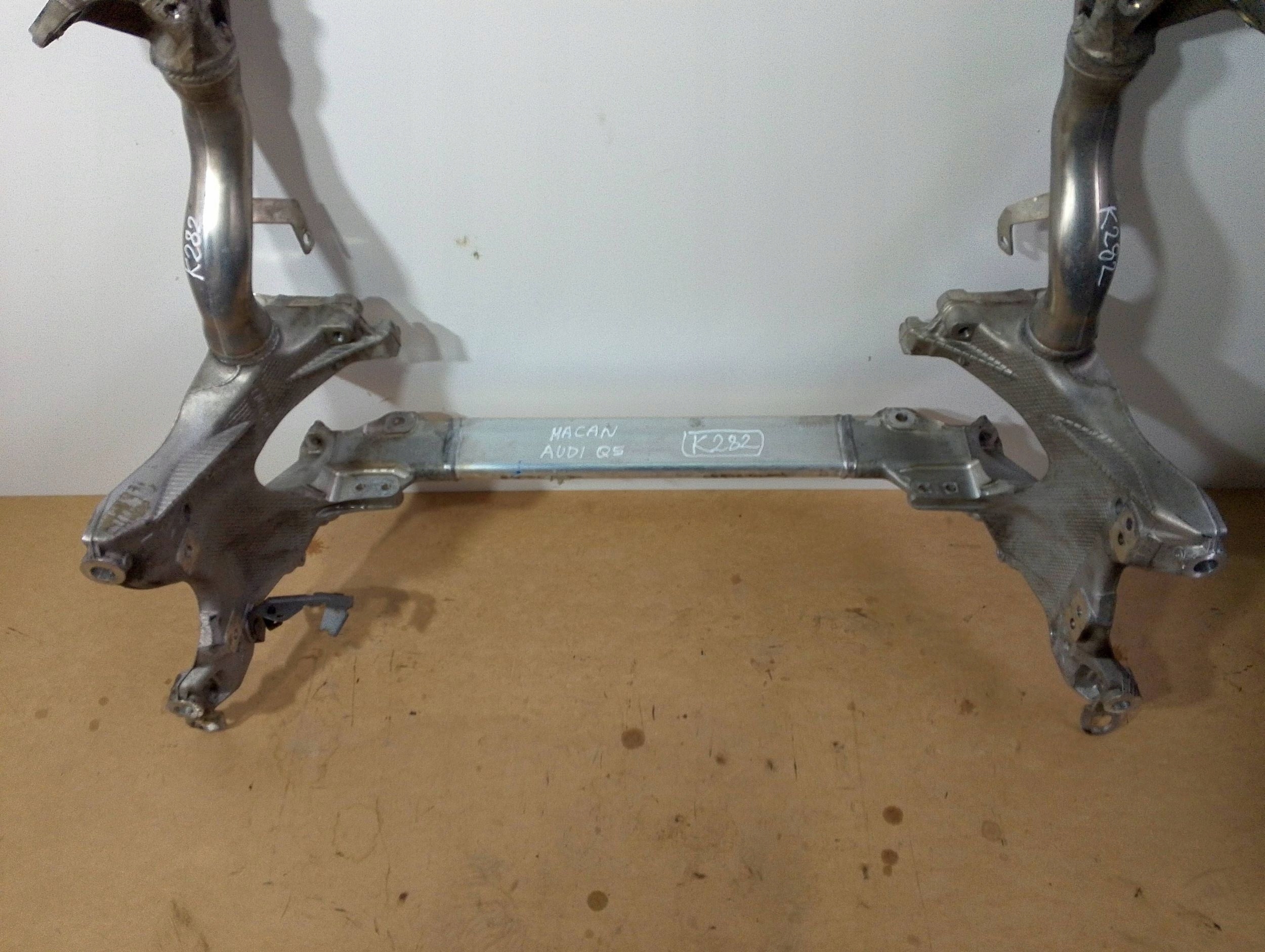 Porsche Macan 95B Audi Q5 axle beam front 8R0399315J (K282)