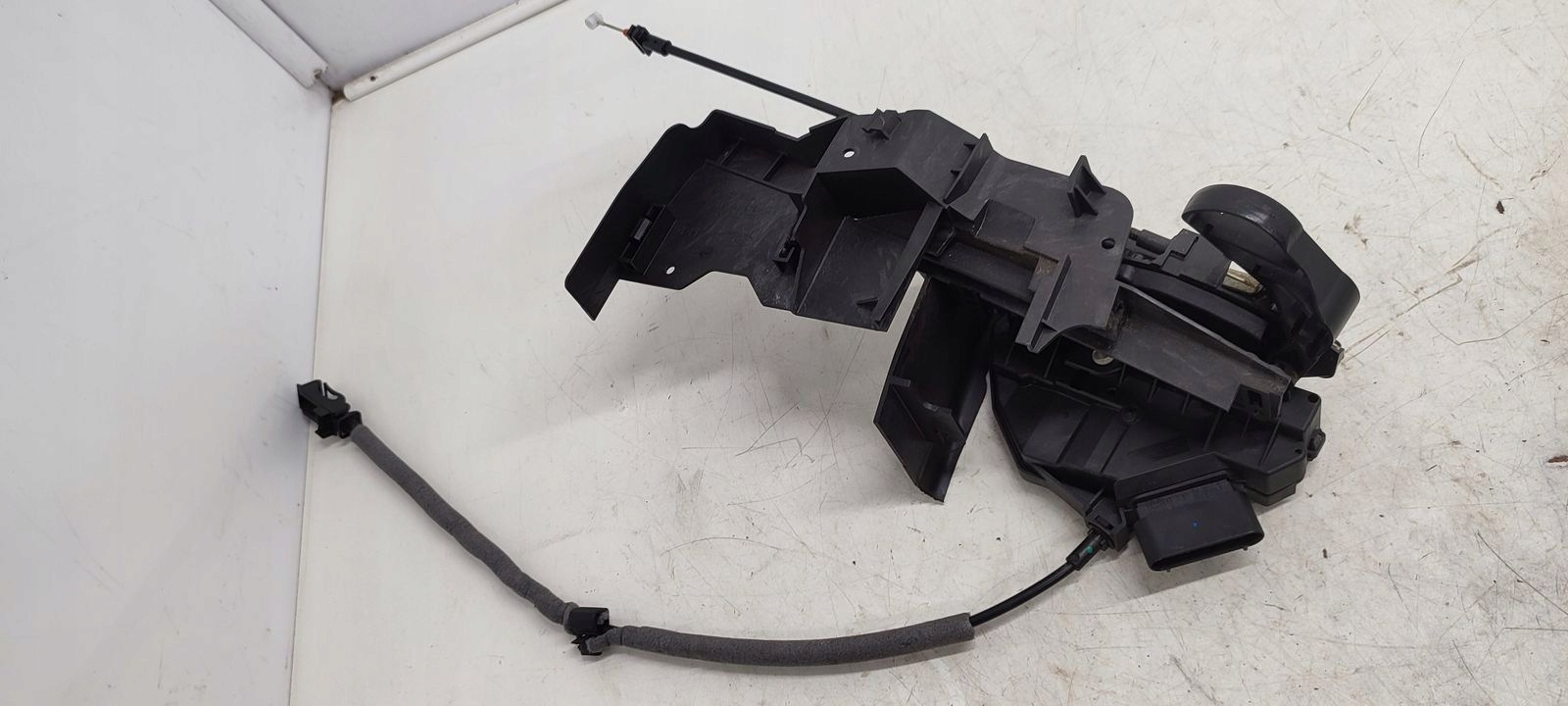 lock door front front left Ford Focus MK3