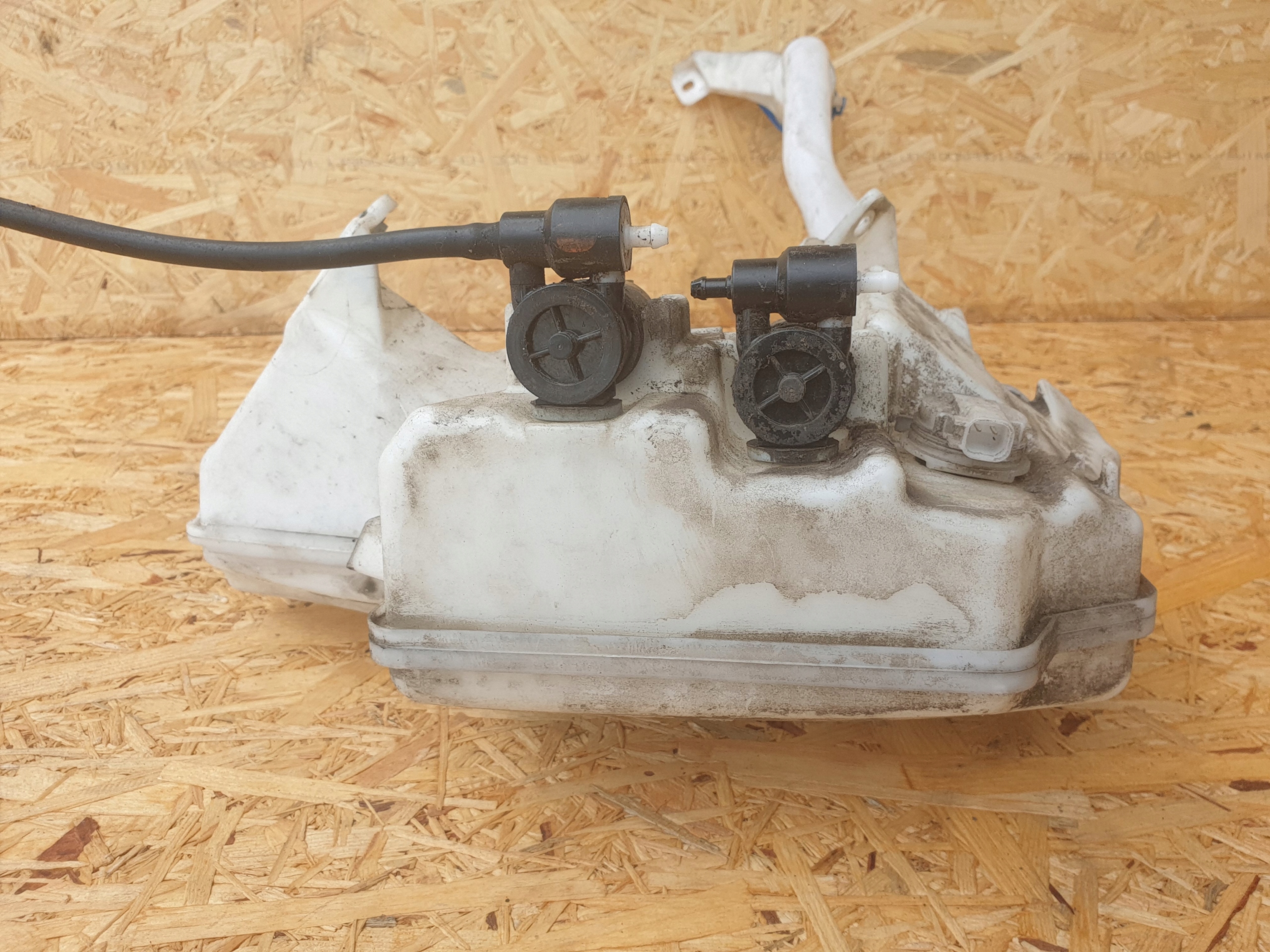 Range Rover Evoque L538 бачок омывателя насоса