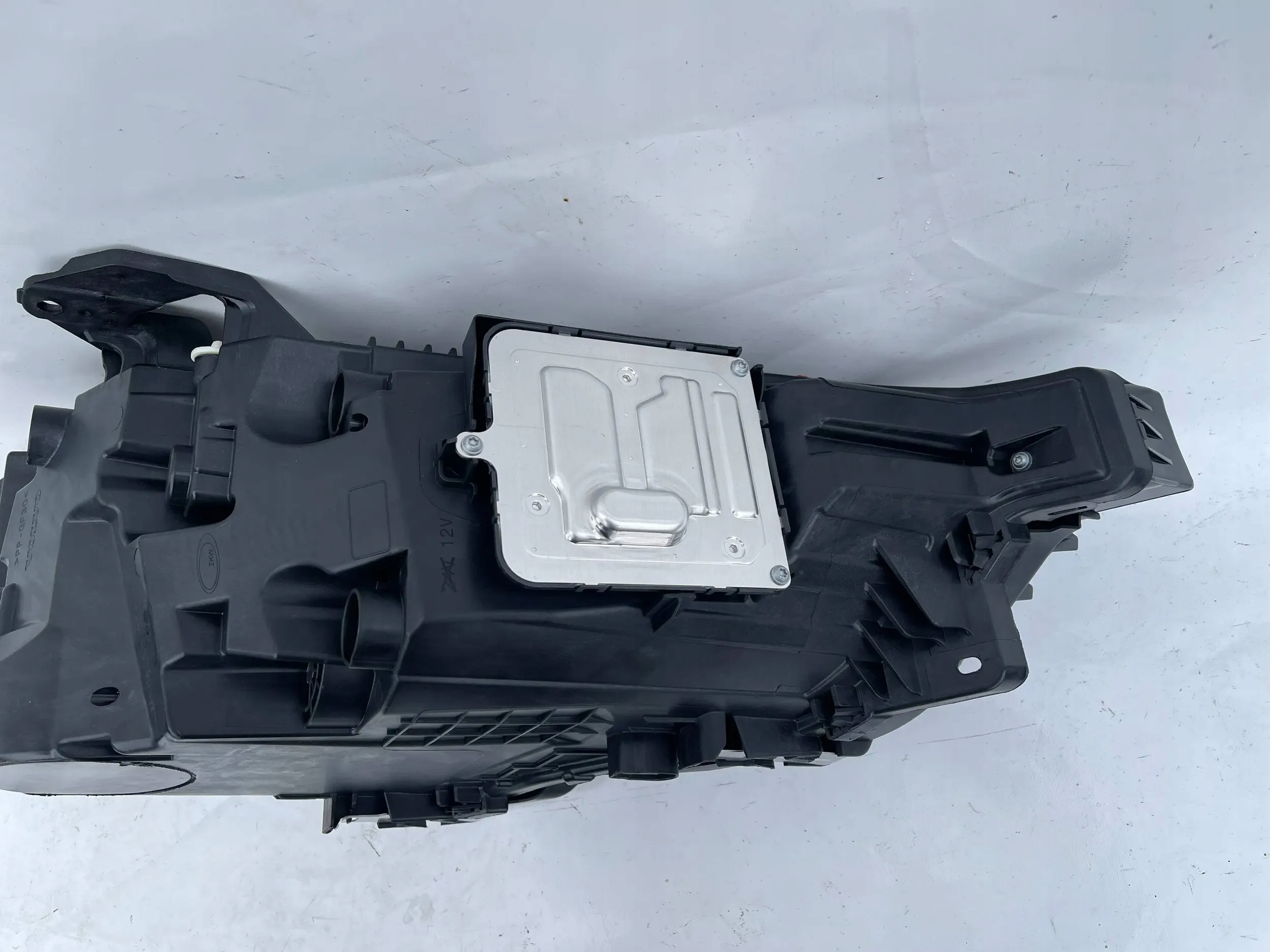 light left VOLVO XC60 II FULL LED KOMLEPTNA front front 32404705