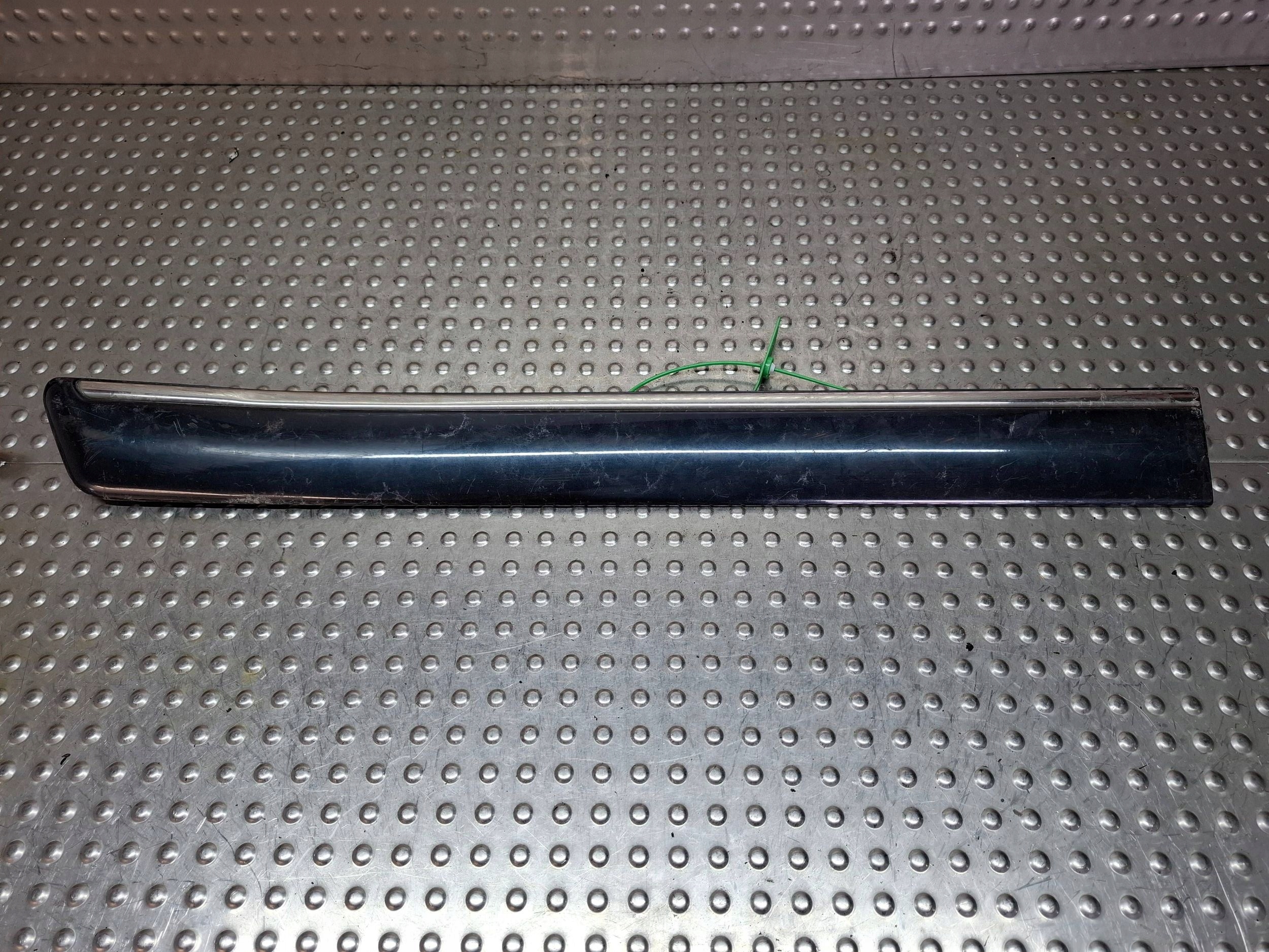moulding door right rear part A2106901062 MERCEDES E W210