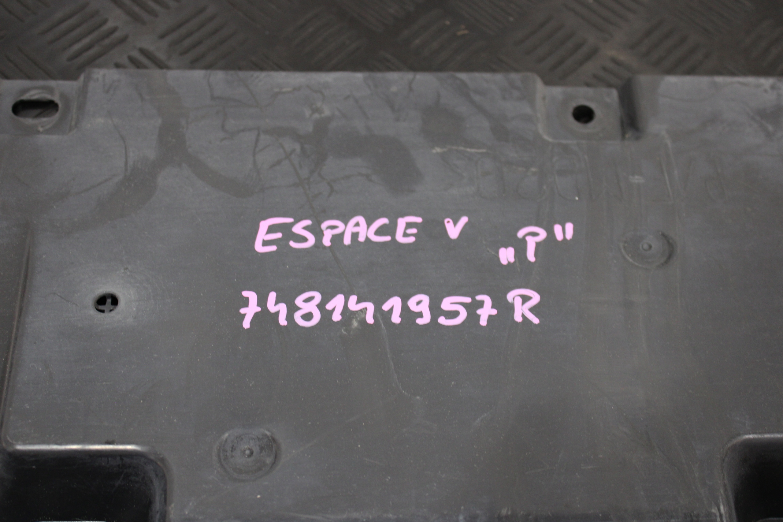 abdeckung Blende Abdeckung Unterfahrschutz rechts 748141957R RENAULT ESPACE V 5