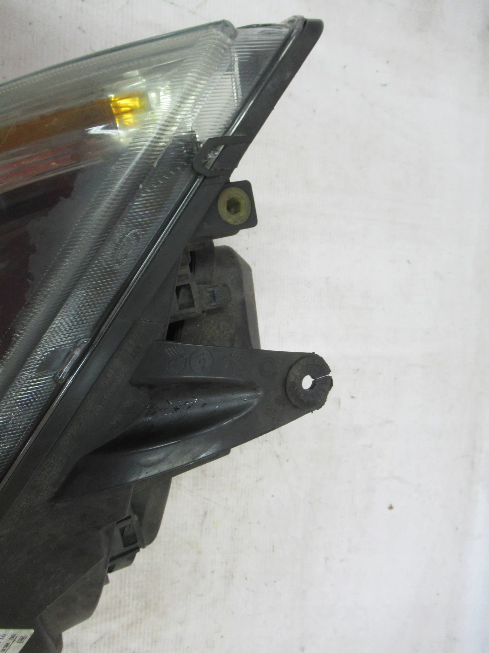 REFLEKTOR light right FORD FOCUS MK2 II 2 04