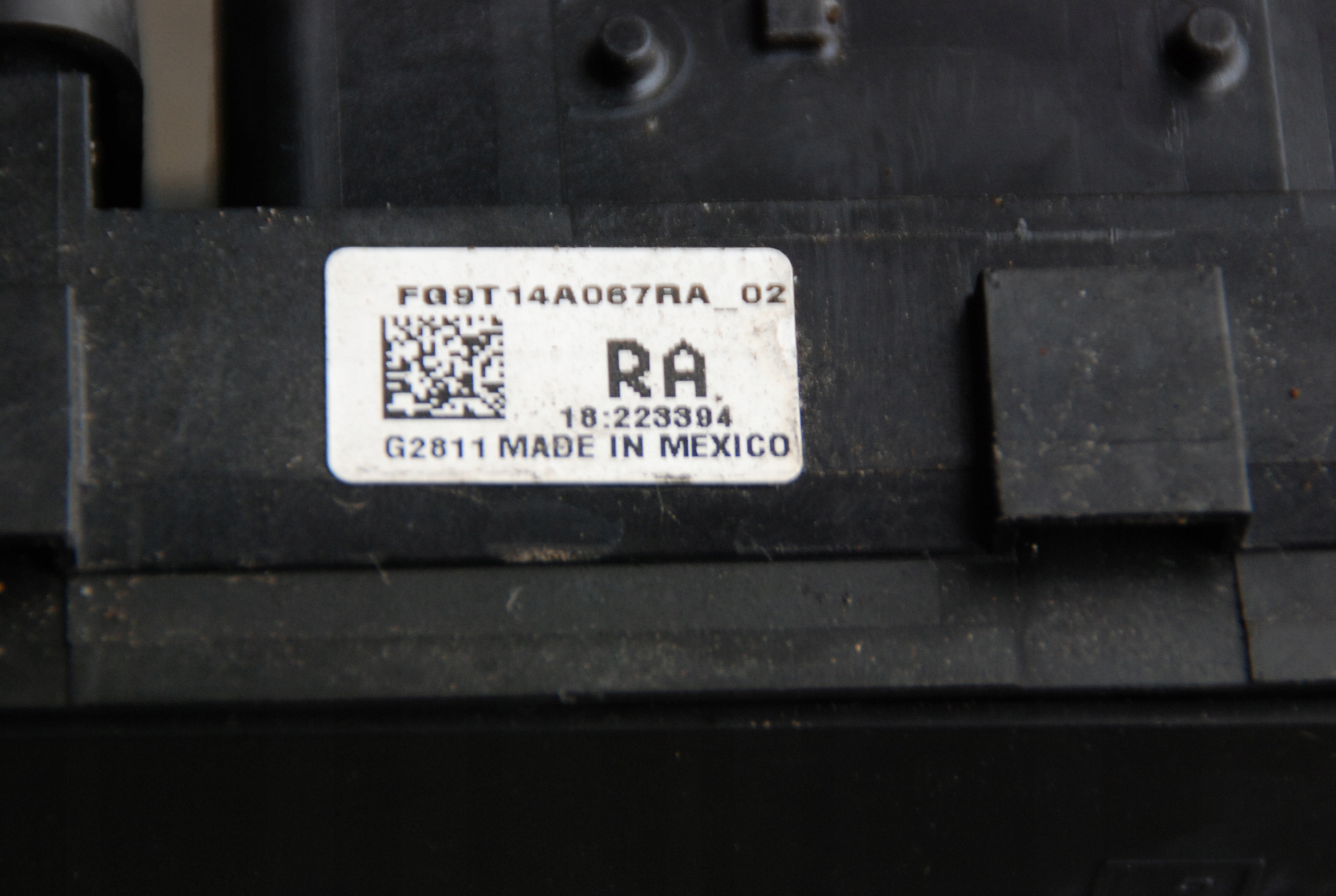 SKRZYNKA BEZPIECZNIKÓW FORD MONDEO MK5 1.6 Typ samochodu Samochody osobowe