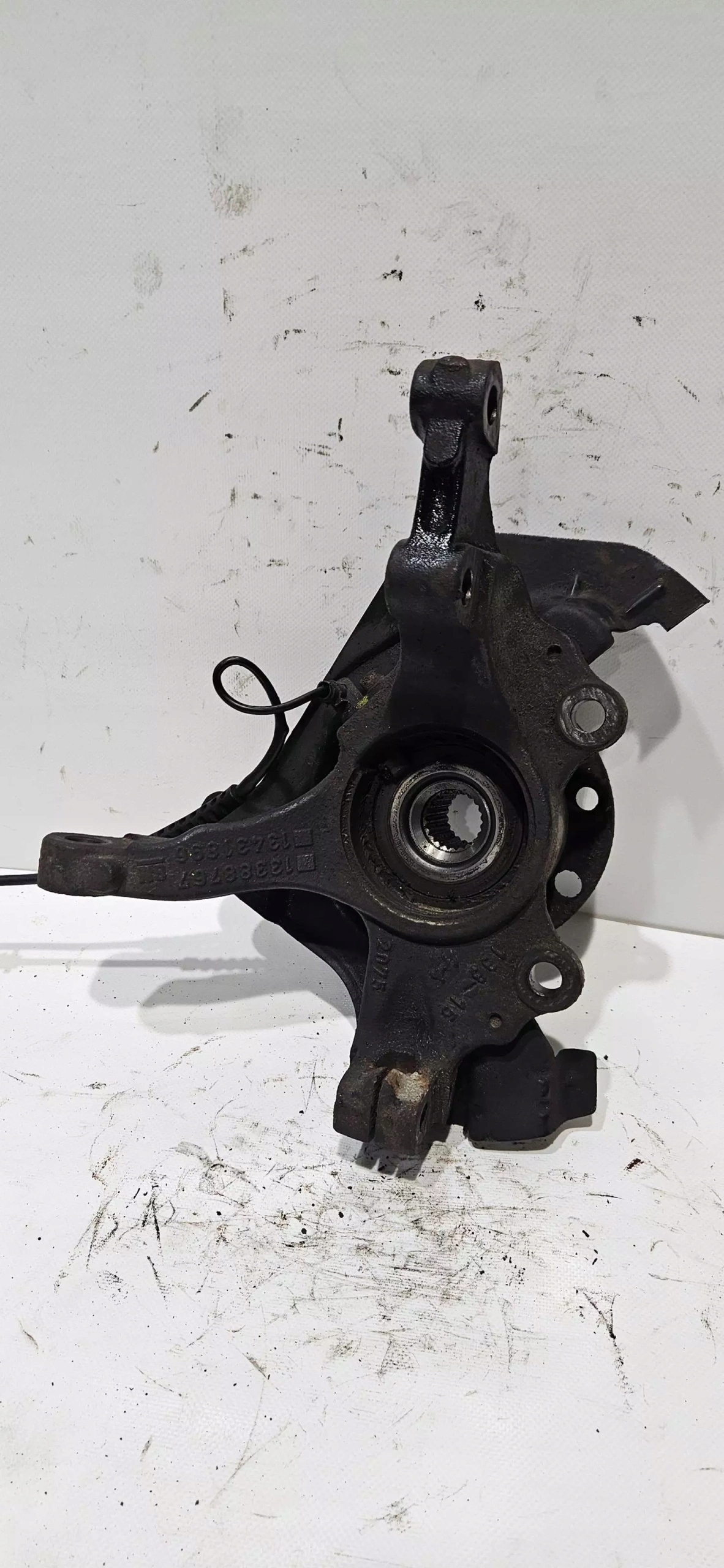 Mozzo FUSELLO perno mozzo sinistra Anteriore ADAM CORSA E 12- 1.2B