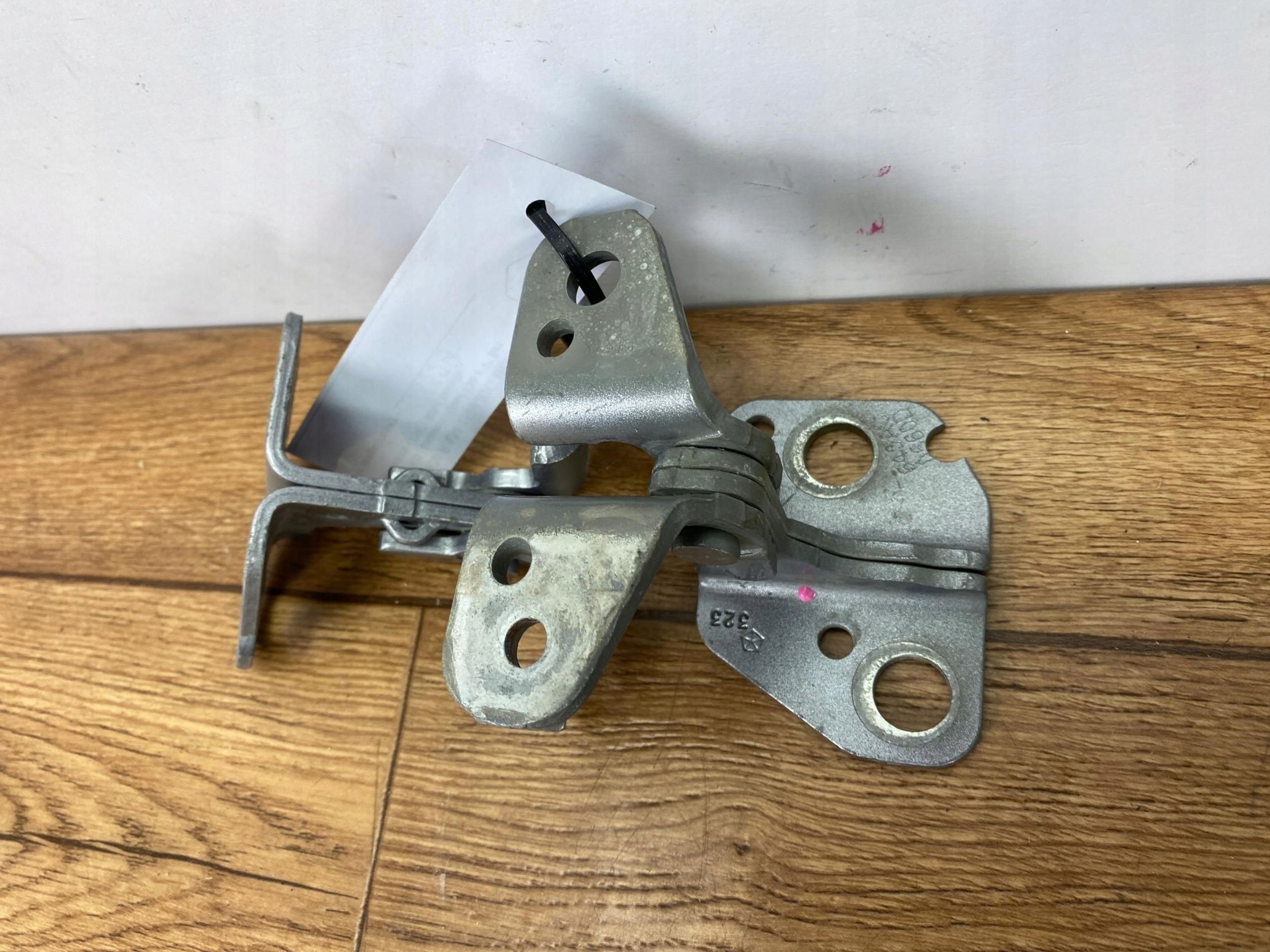 hinges hinge door left front QuadCab Dodge Ram 1500 2019+