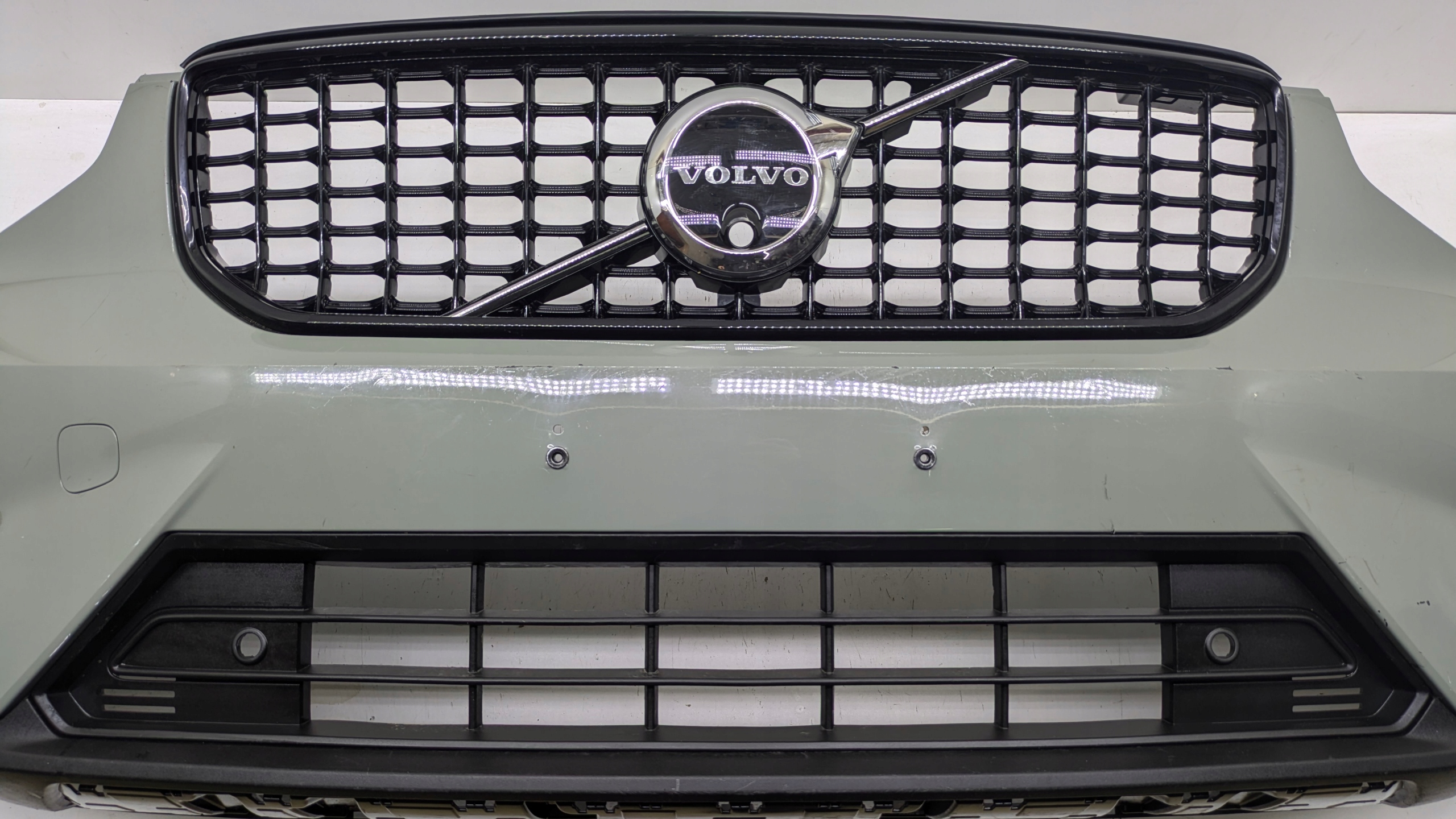 Zderzak przedni VOLVO XC40 LIFT 2022- Producent części Volvo OE