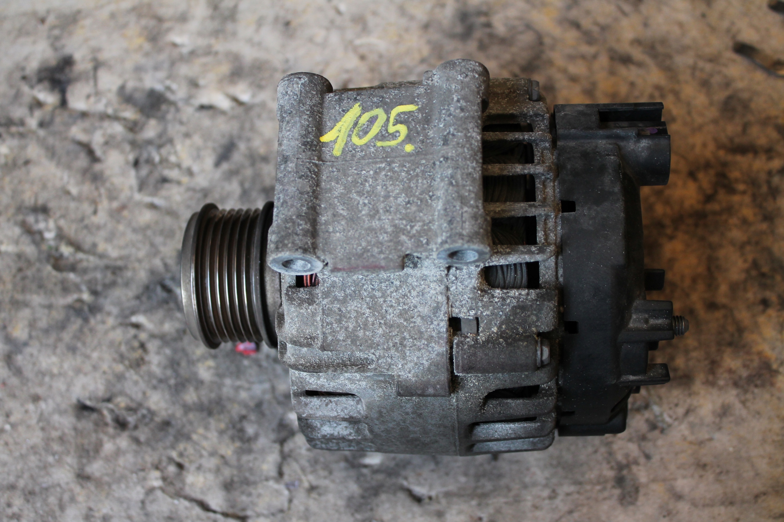 105 .alternator VW AUDI 06K903015B