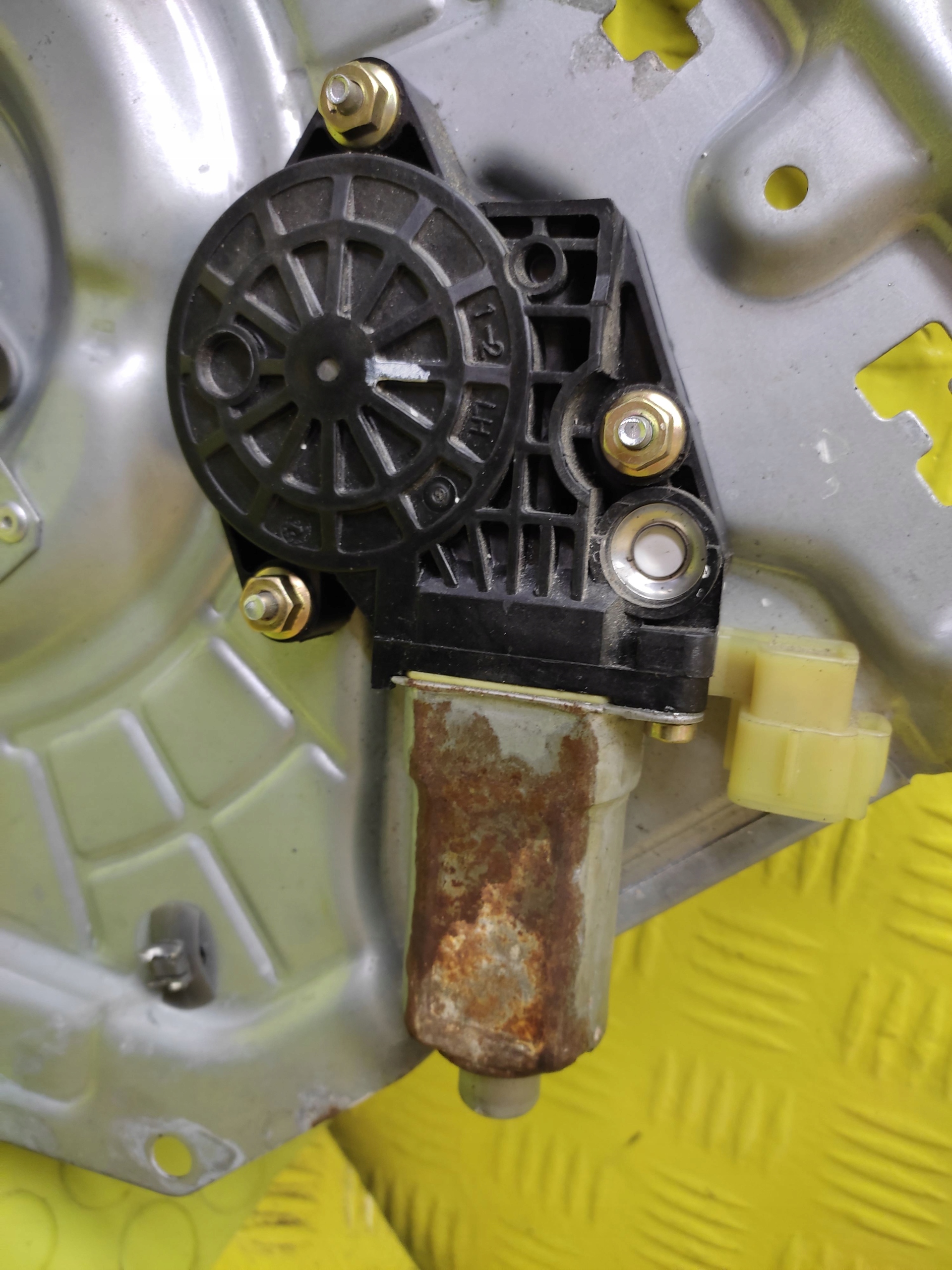 KIA OPIRUS window regulator right rear part 834803F010
