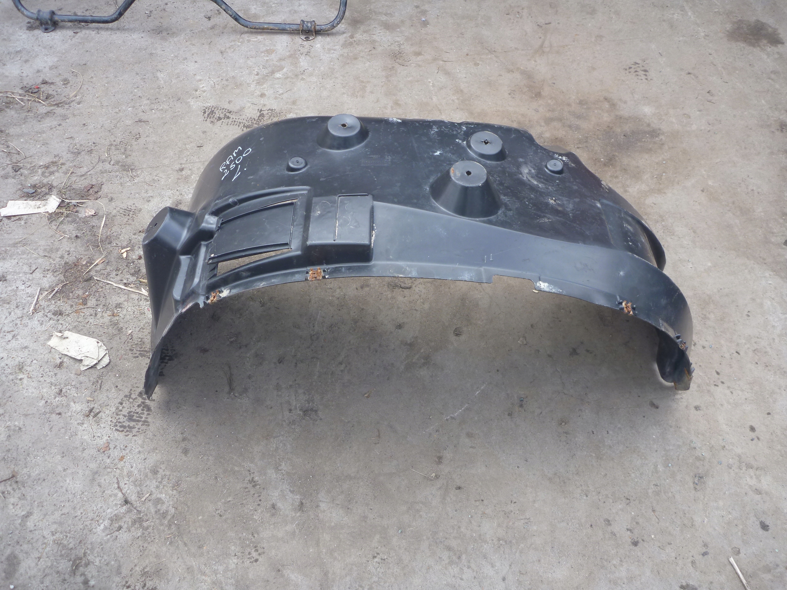 Nadkole Lewe Przednie Dodge Ram 2500 3500 2015