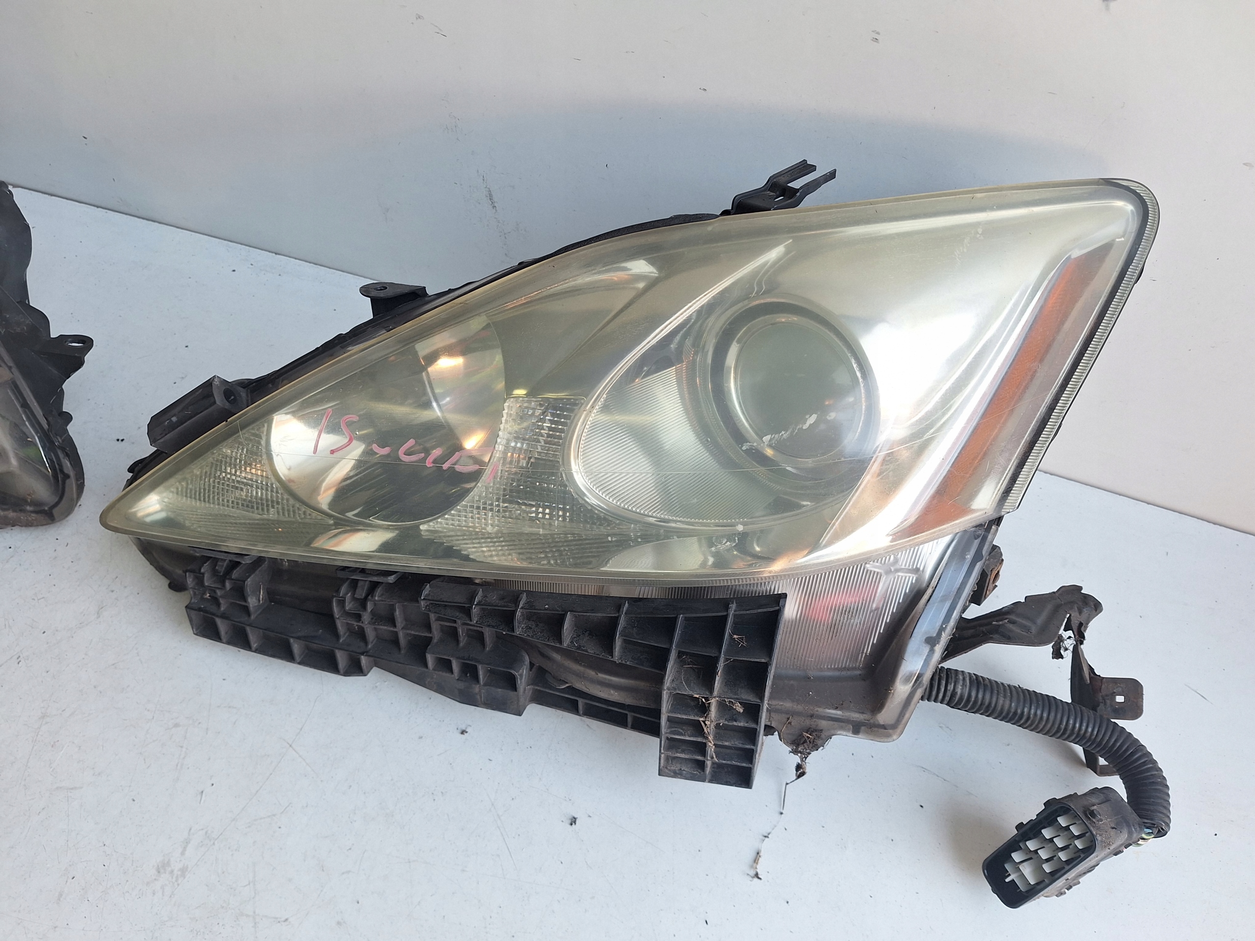 LEXUS IS II LIFT 09-12 light left XENON UK