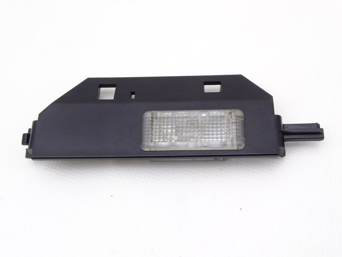 PORSCHE CAYENNE 02-10 LAMPKA FOTELA PRAWY PRZÓD