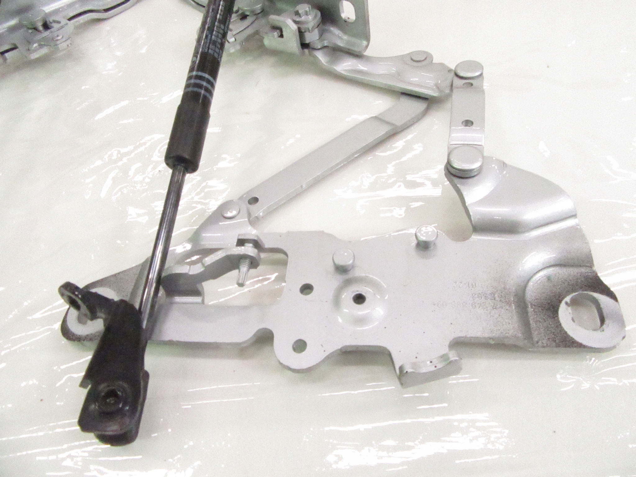 hinge bonnets right left front silowniki BMW 5 F10 F11 Komplet