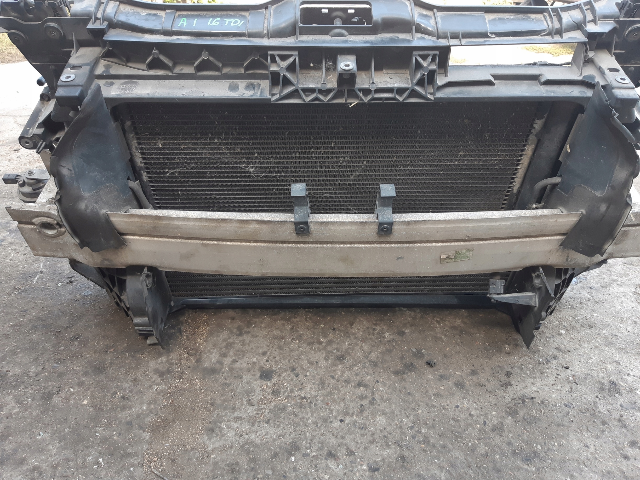 AUDI A1 8X 1.6 TDI support panel for radiators fans radiator complete