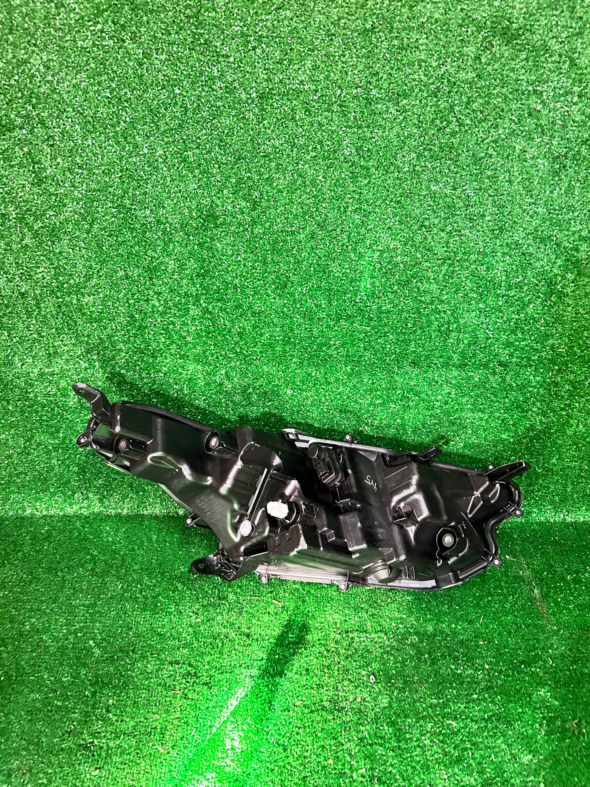 REFLEKTOR left TOYOTA YARIS IV FULL LED