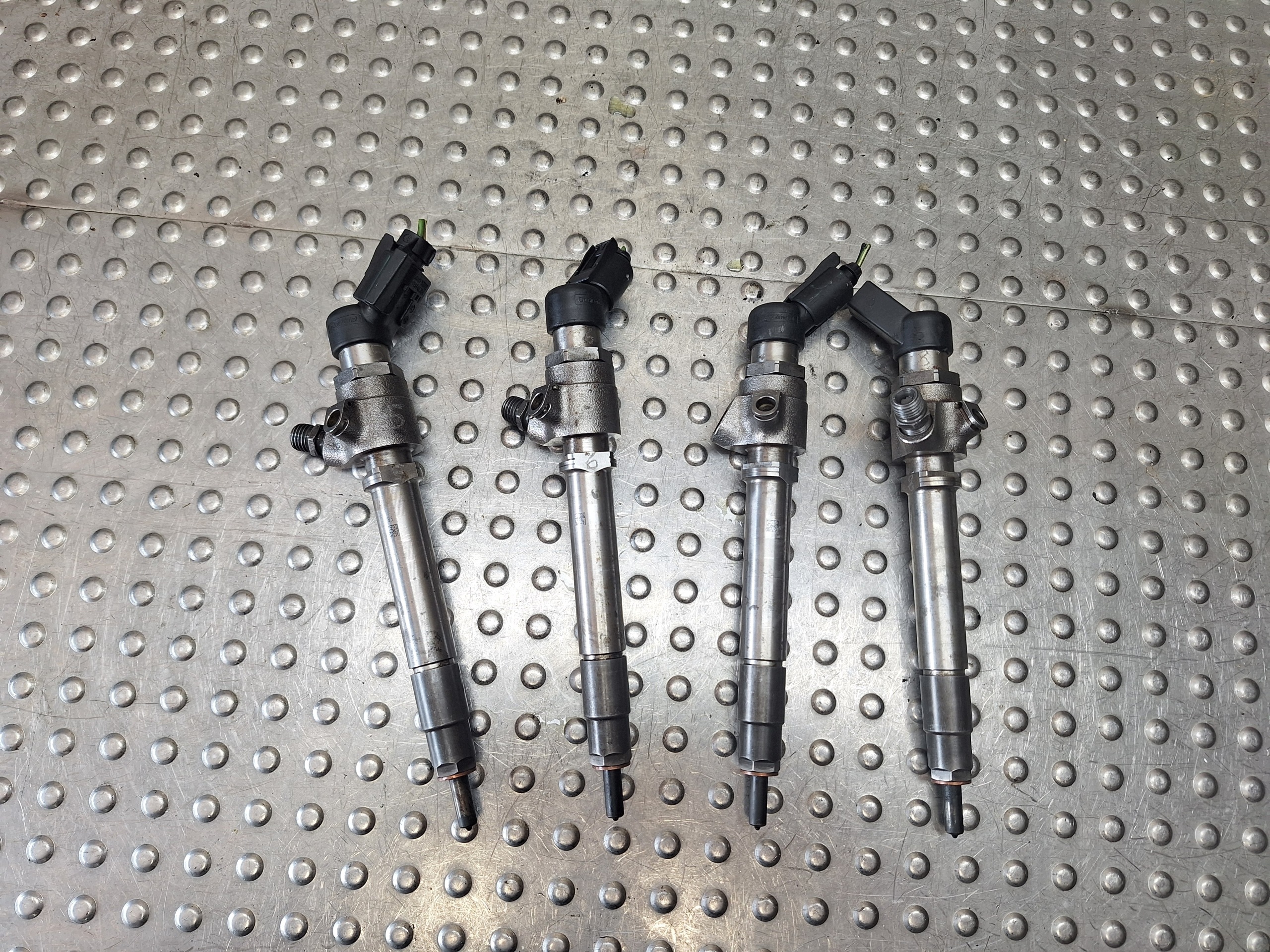 injektor, dizna injektor, dizna 6H4Q-9K546-DB RANGE ROVER SPORT L320 05-13 3.6 TD