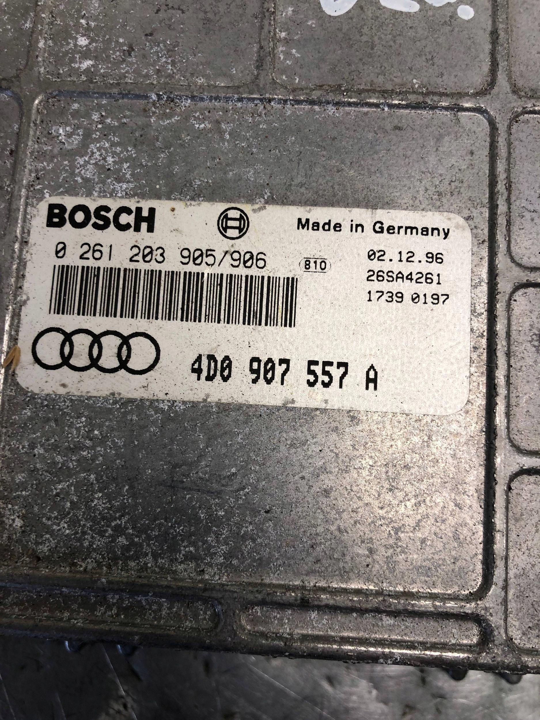 computer of the engine 3.7 V8 AUDI A8 D2 4D0907557A