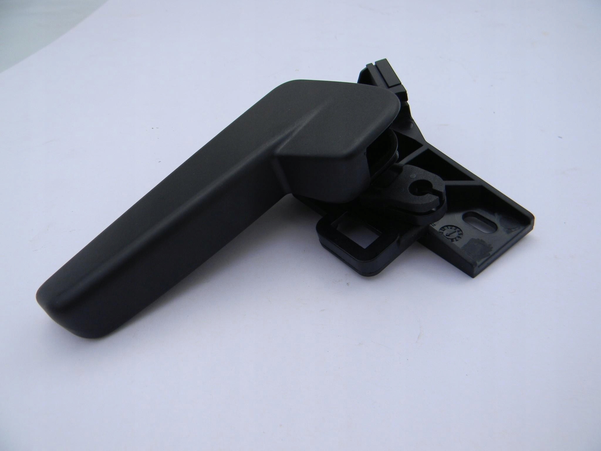 AP RĄCZKA OTWIERANIA MASKI 6R1823533 6R1823633 VW Typ samochodu Samochody osobowe