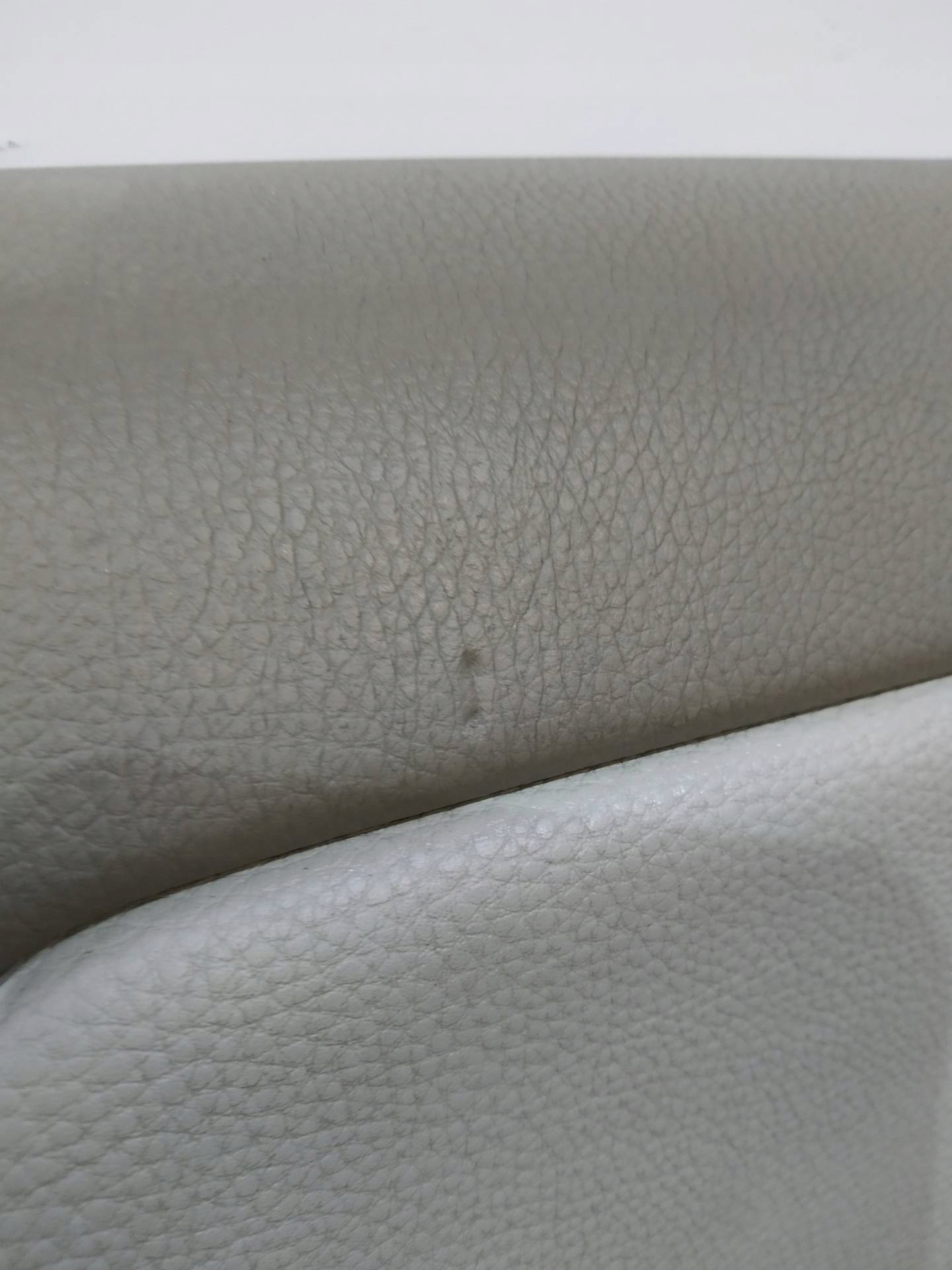upholstery side left front 398 Volvo XC 90 and (2002-2014)