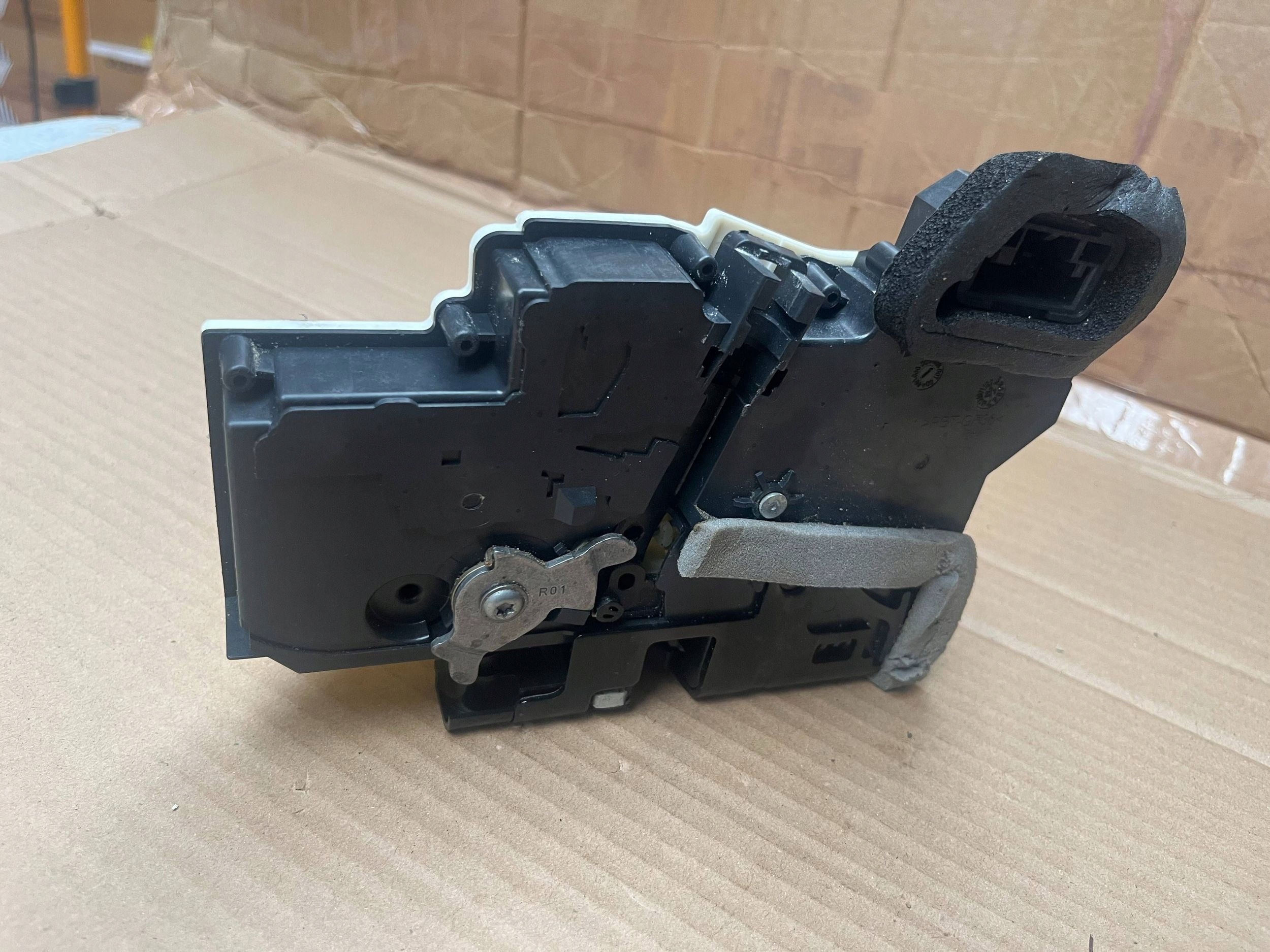 AUDI A7 4K8 lock door right rear part 4K0839016P original !